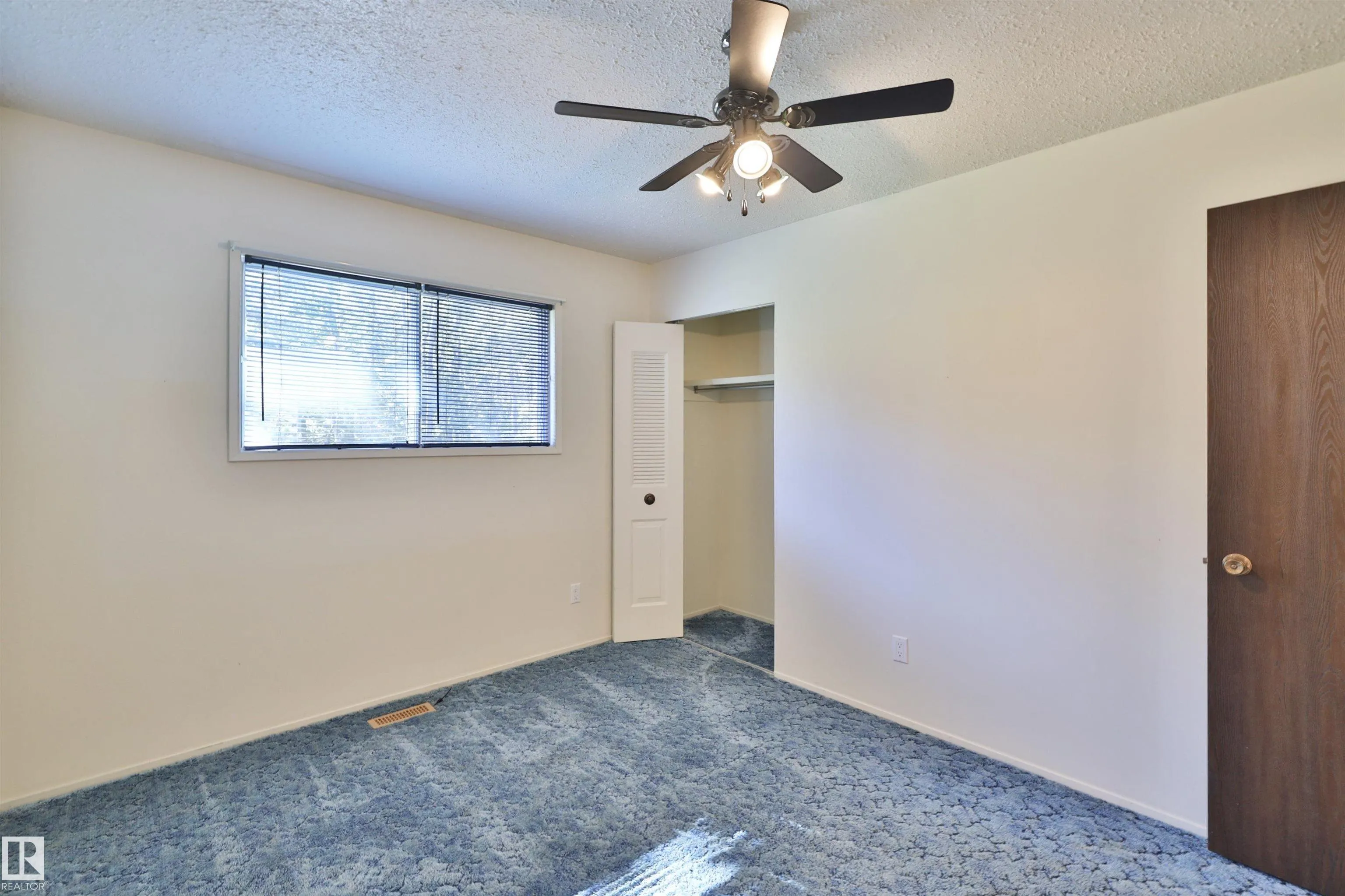 473051 RGE ROAD 242