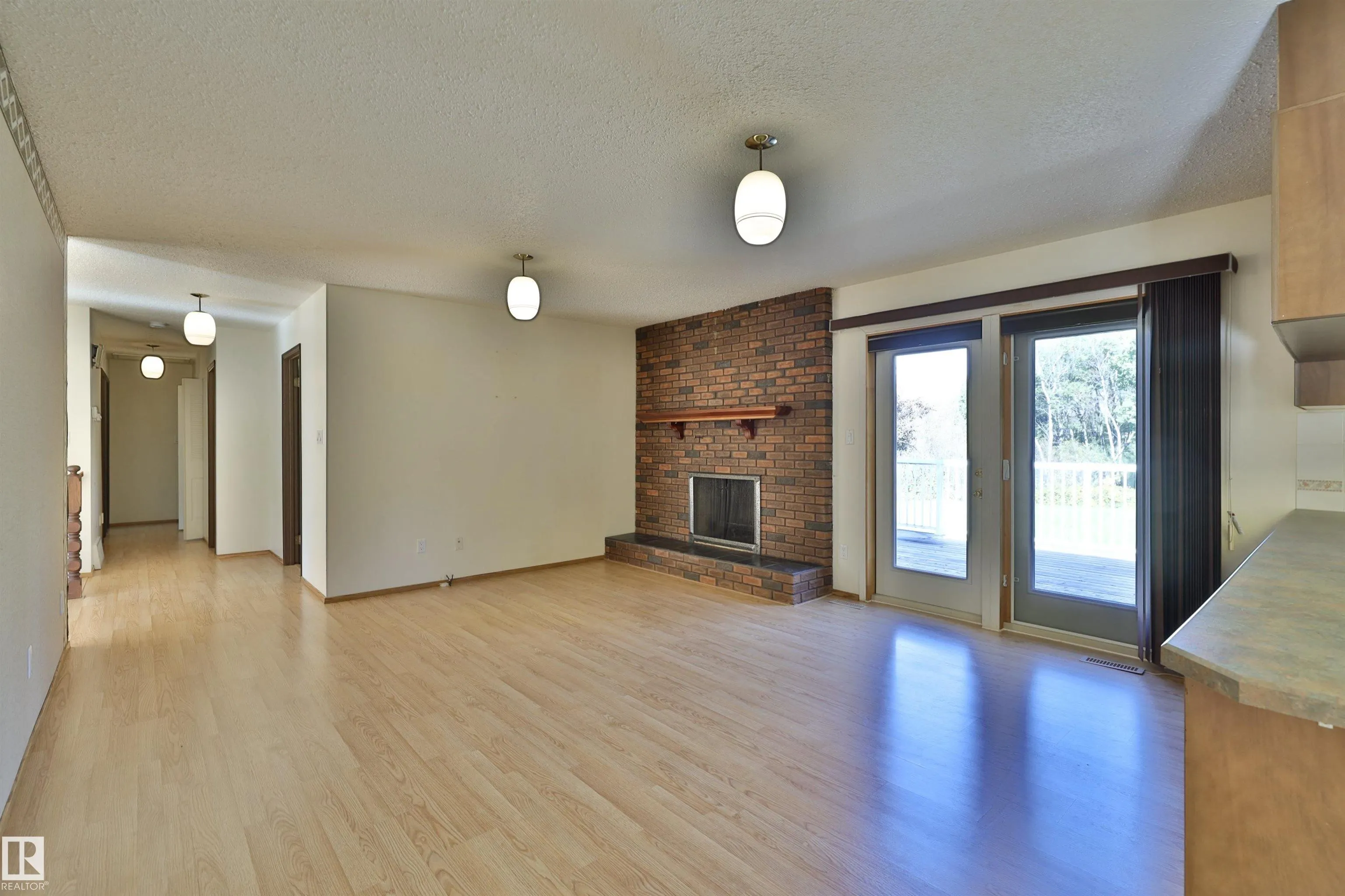 473051 RGE ROAD 242
