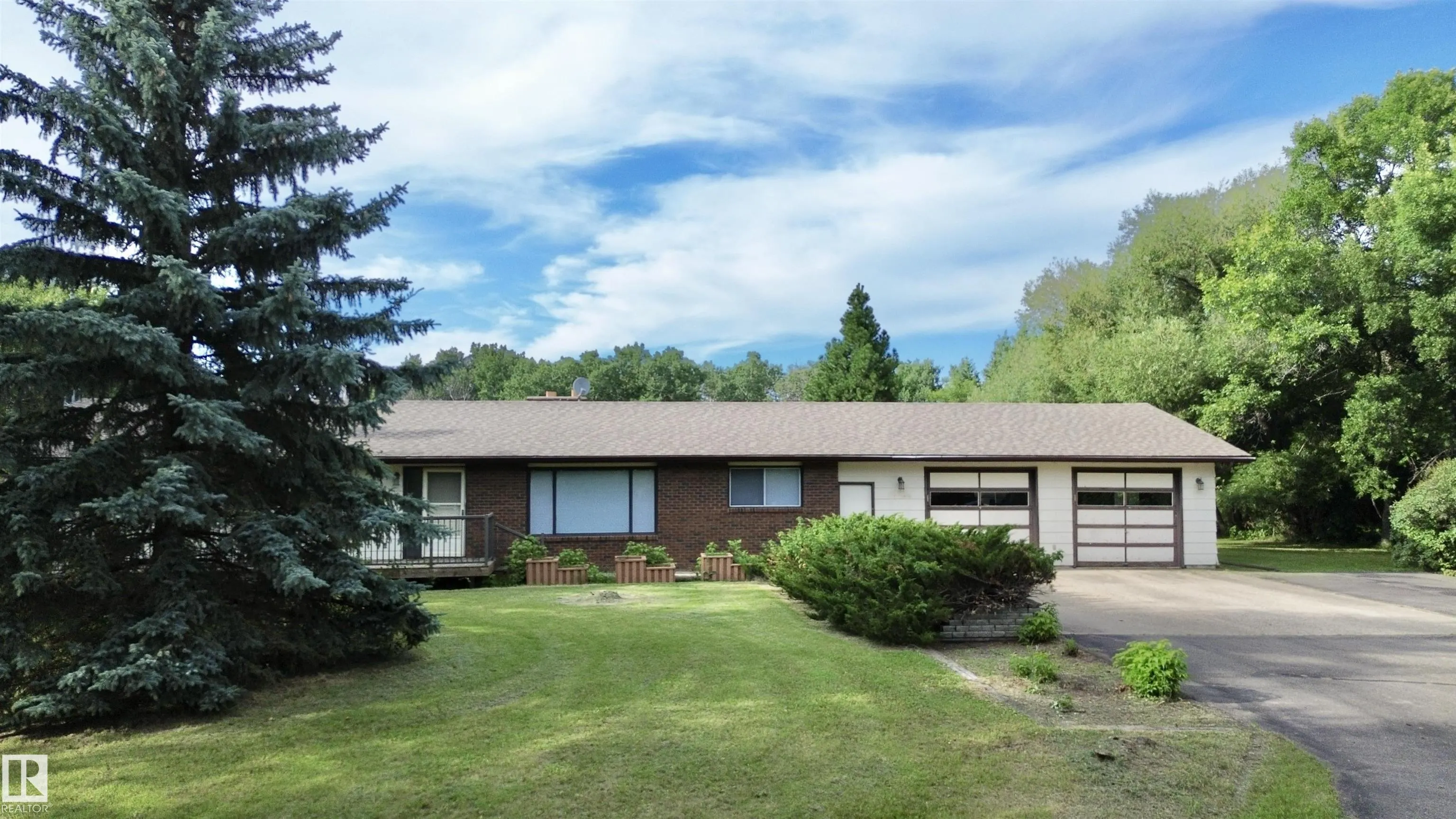 473051 RGE ROAD 242