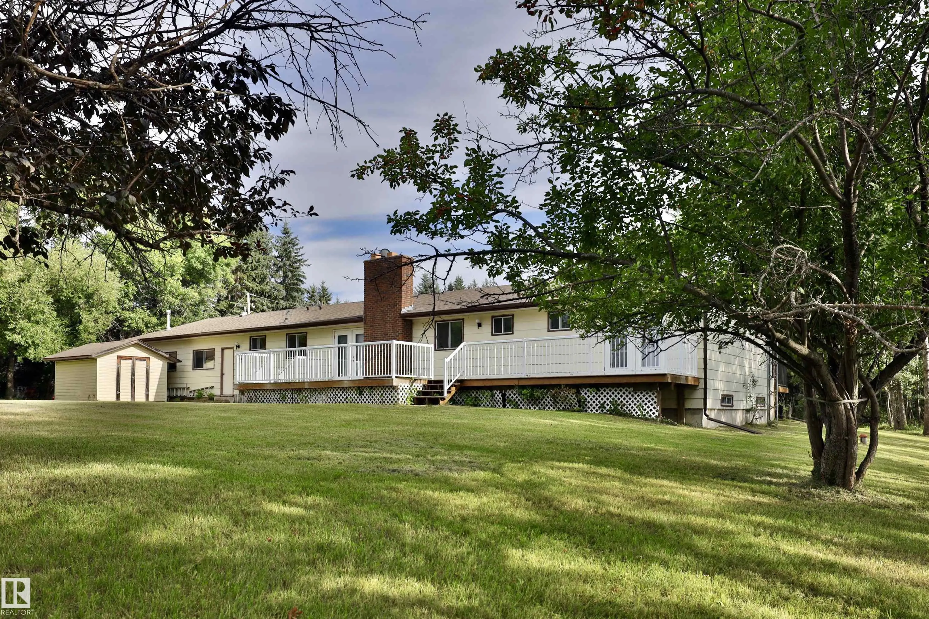 473051 RGE ROAD 242
