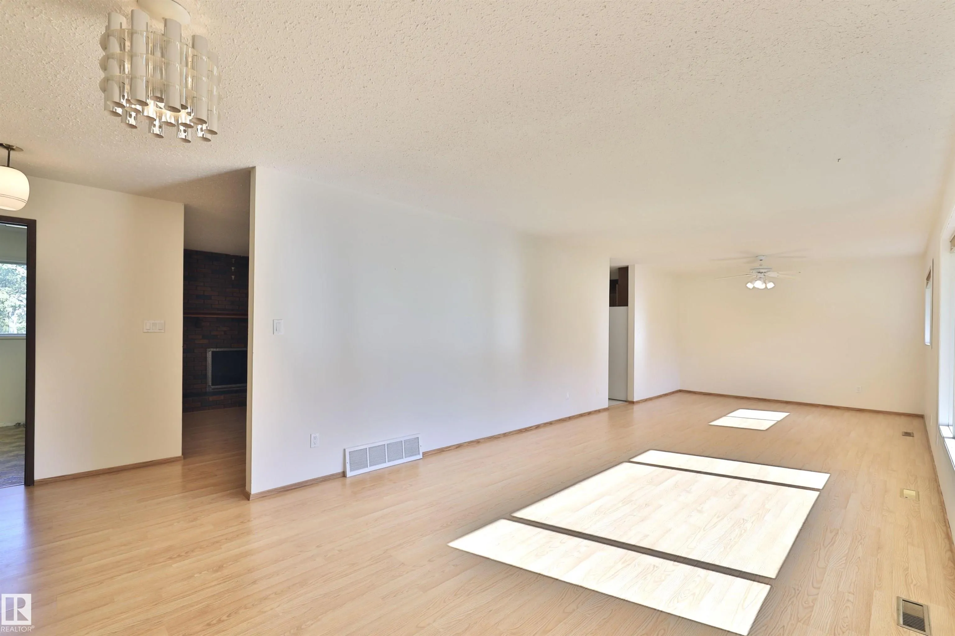 473051 RGE ROAD 242