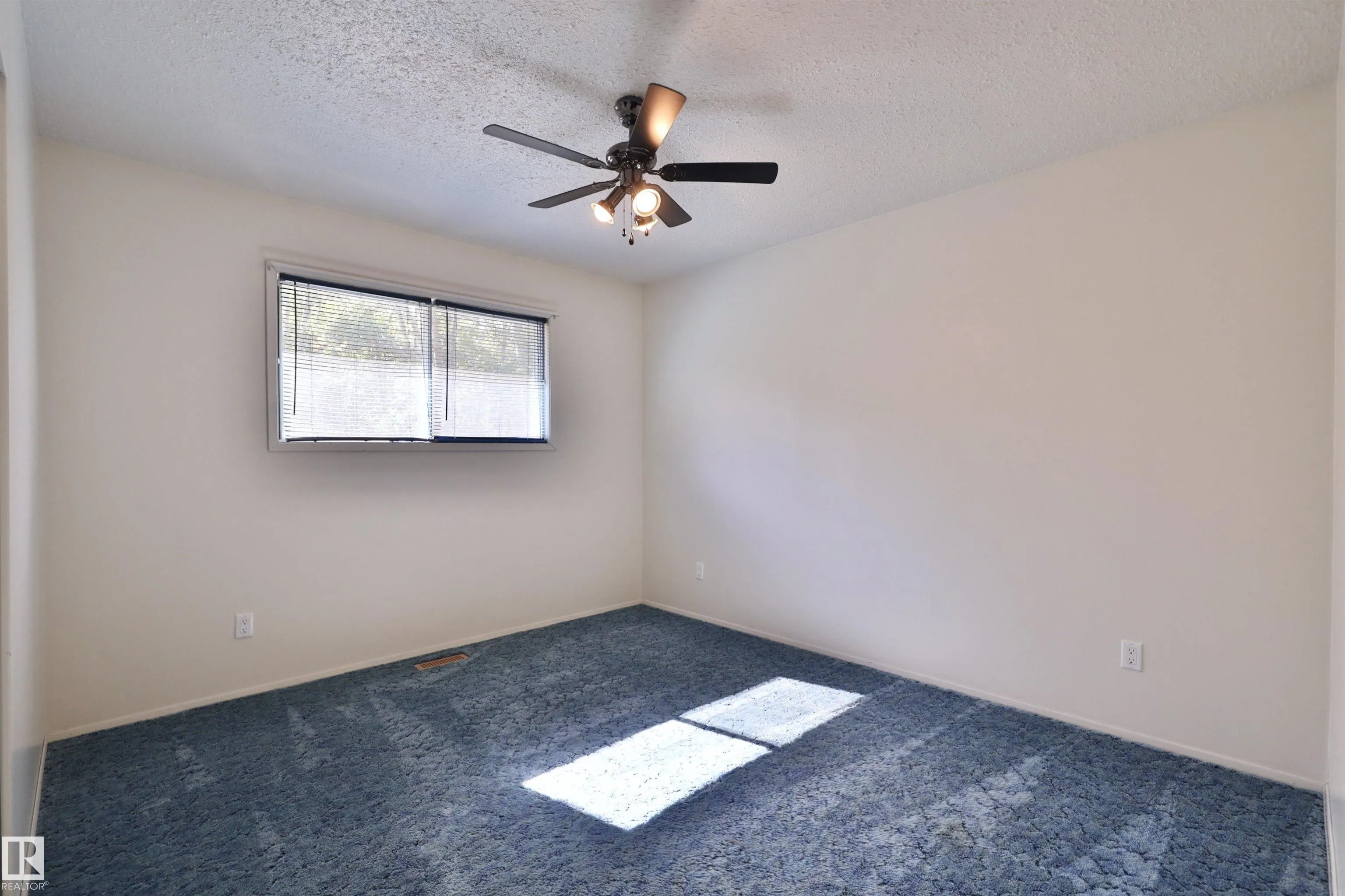 473051 RGE ROAD 242