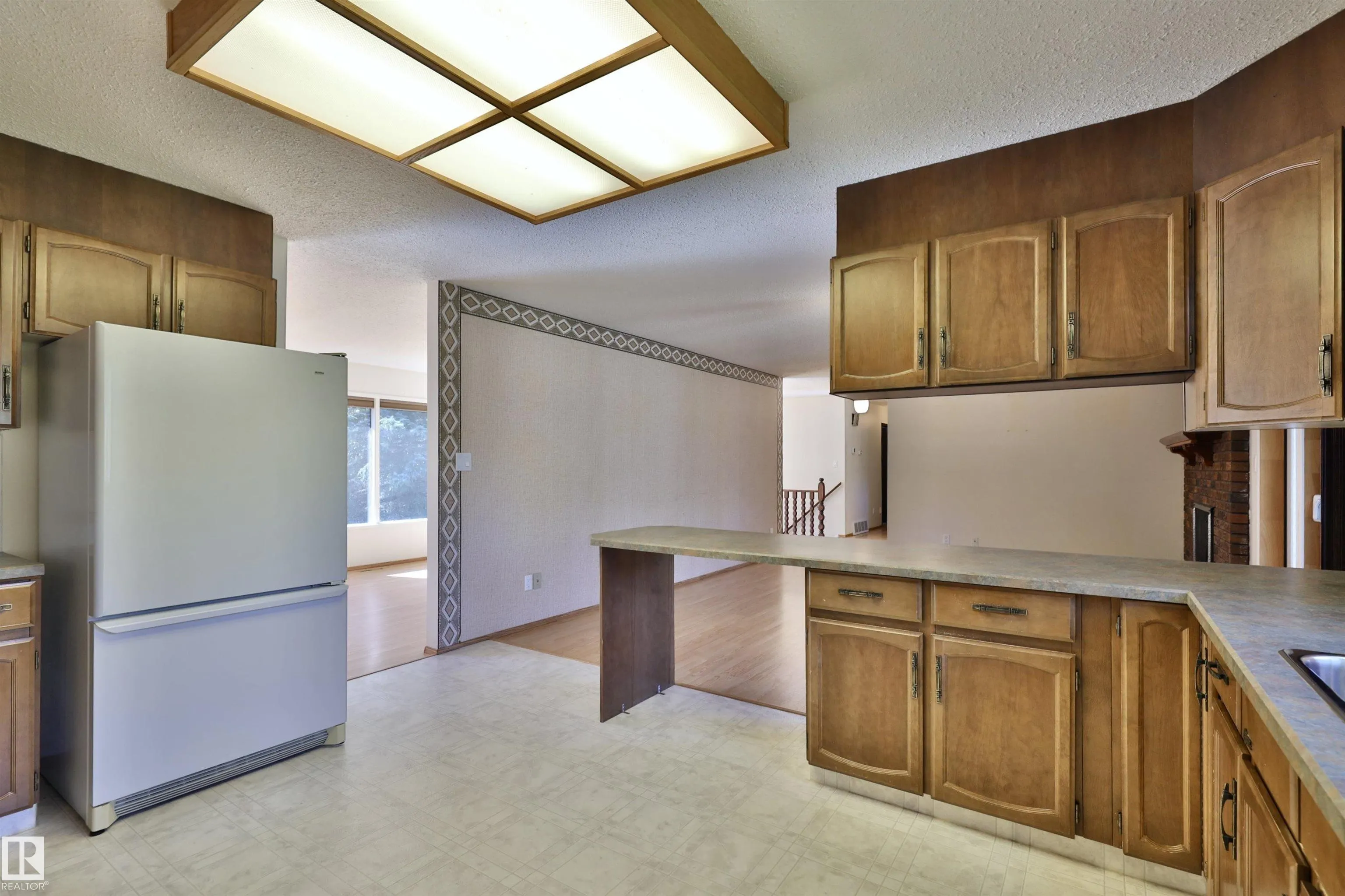 473051 RGE ROAD 242