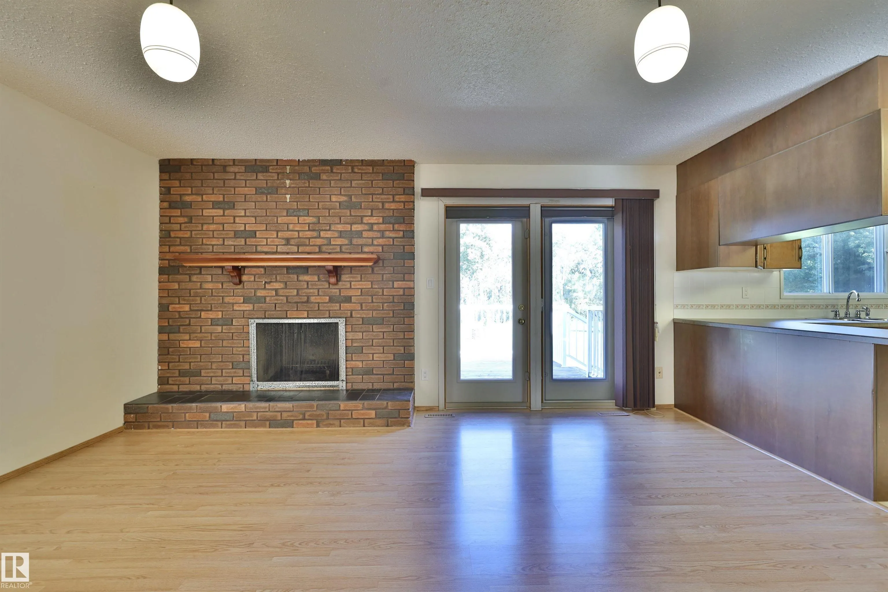 473051 RGE ROAD 242