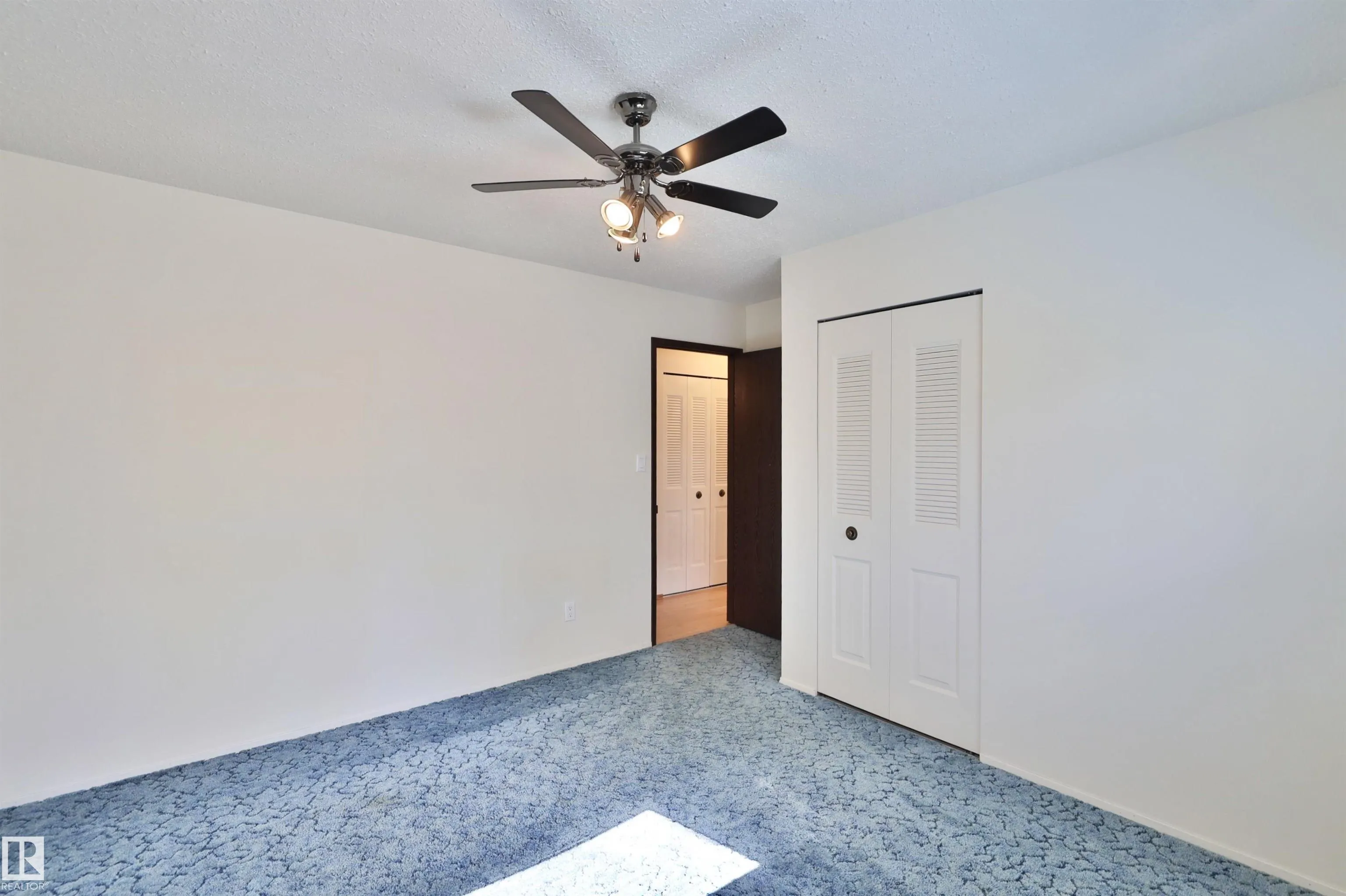 473051 RGE ROAD 242