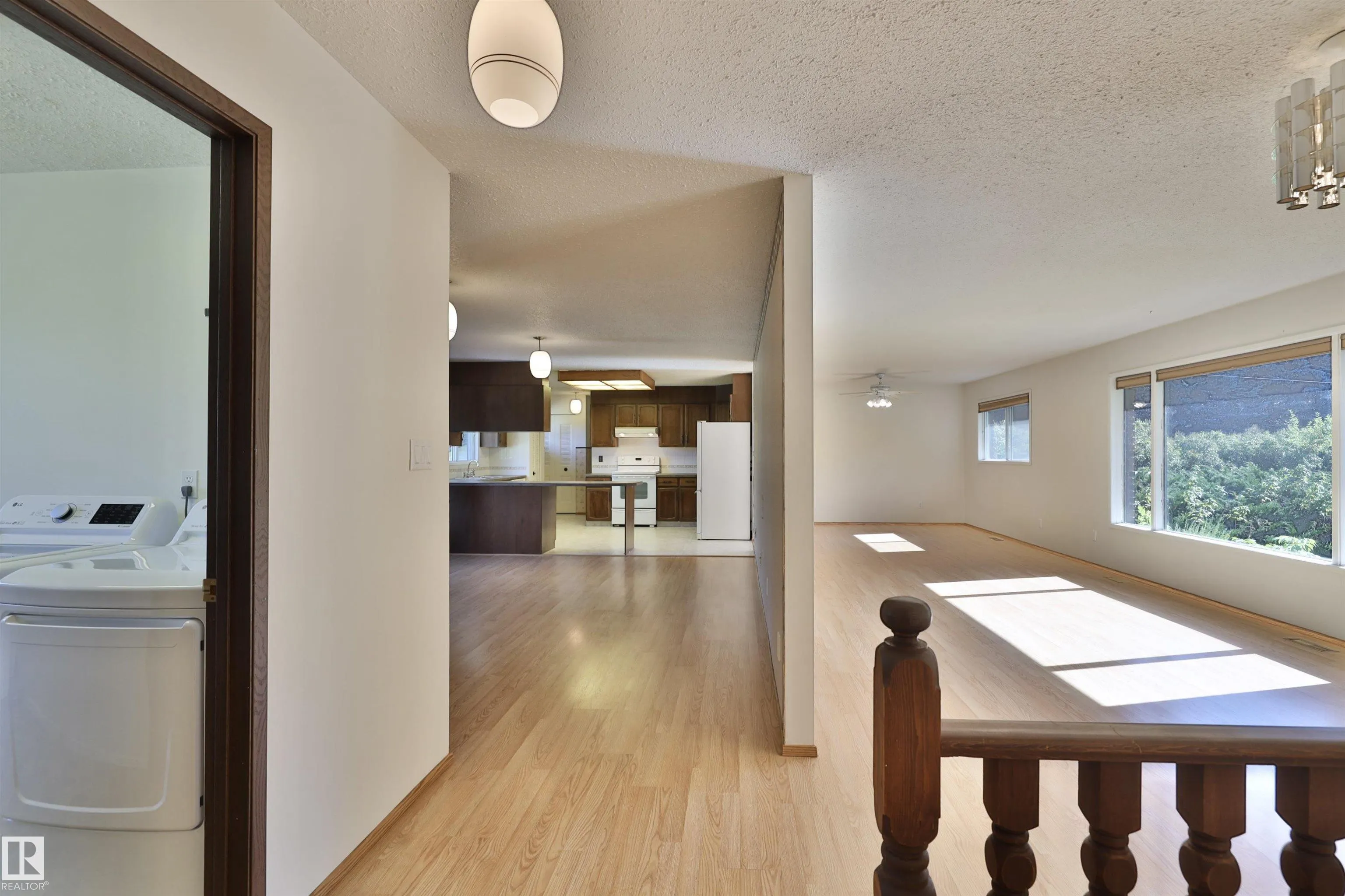 473051 RGE ROAD 242