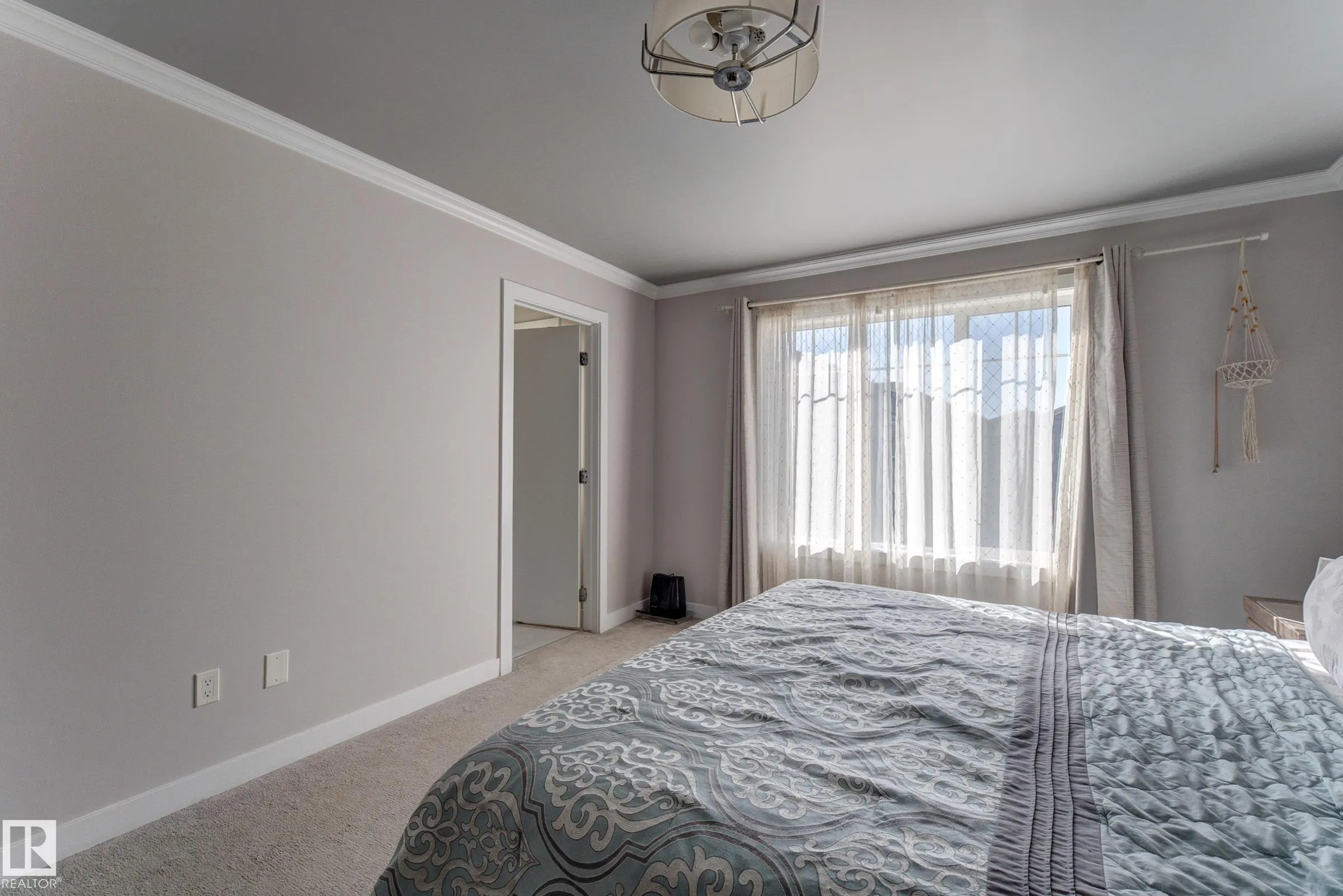 1703 16 Avenue