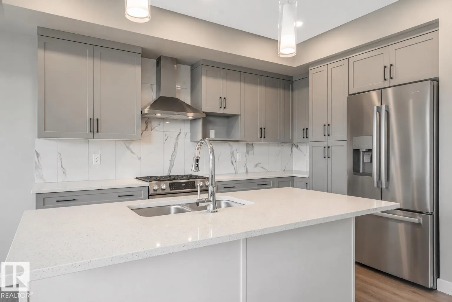 7122 52 AVE BEAUMONT