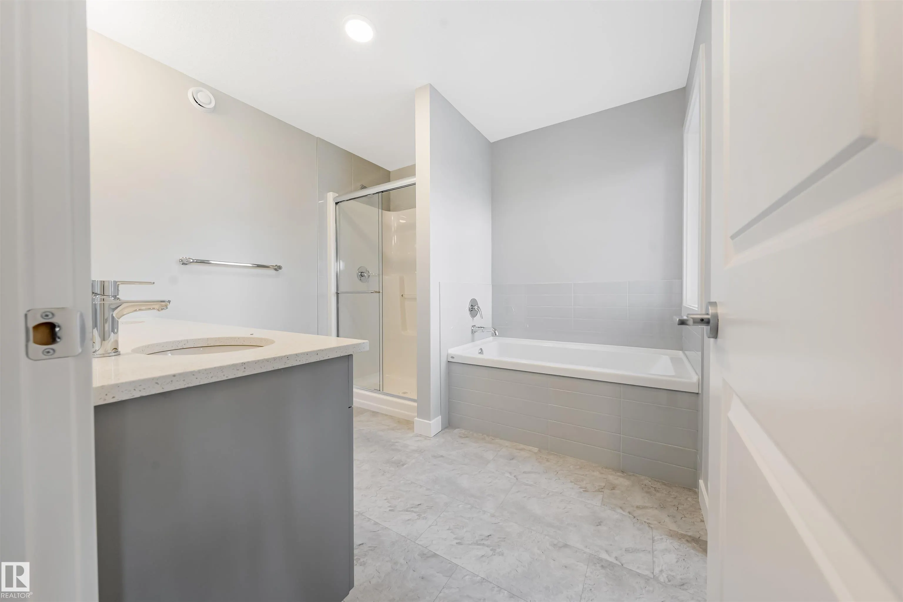 7122 52 AVE BEAUMONT