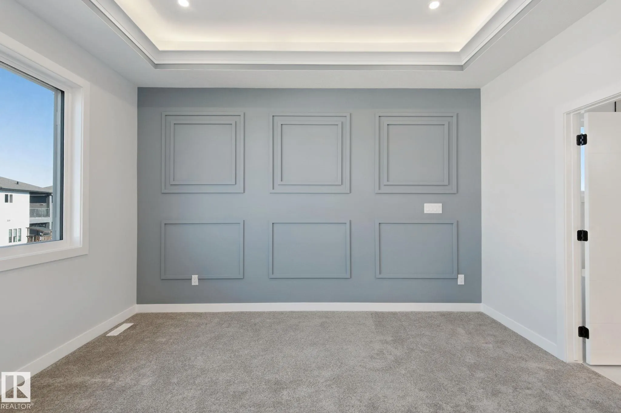 357 MEADOWVIEW Drive