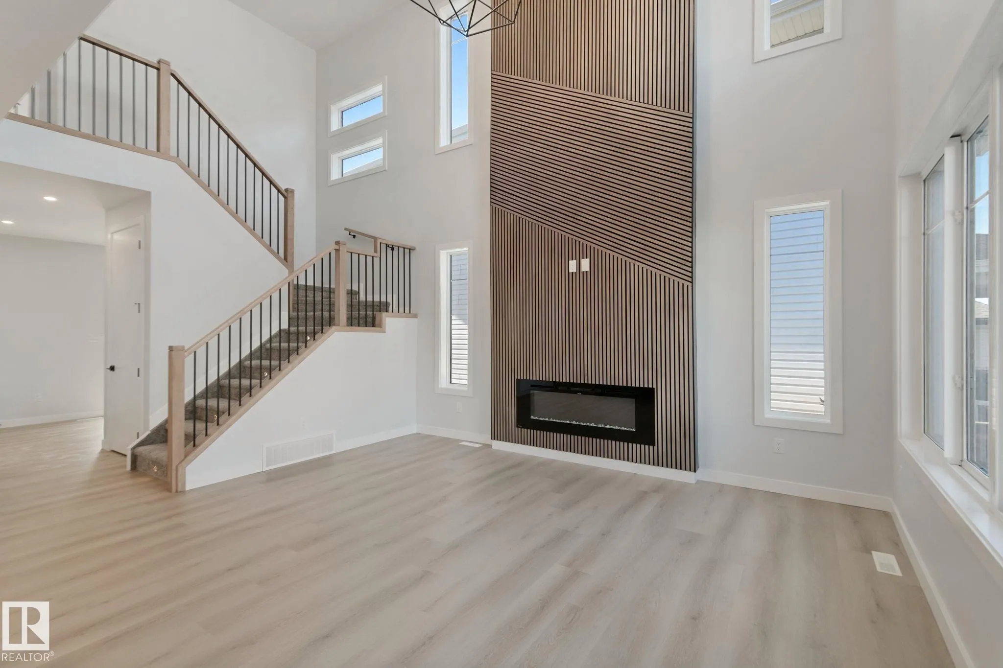 357 MEADOWVIEW Drive
