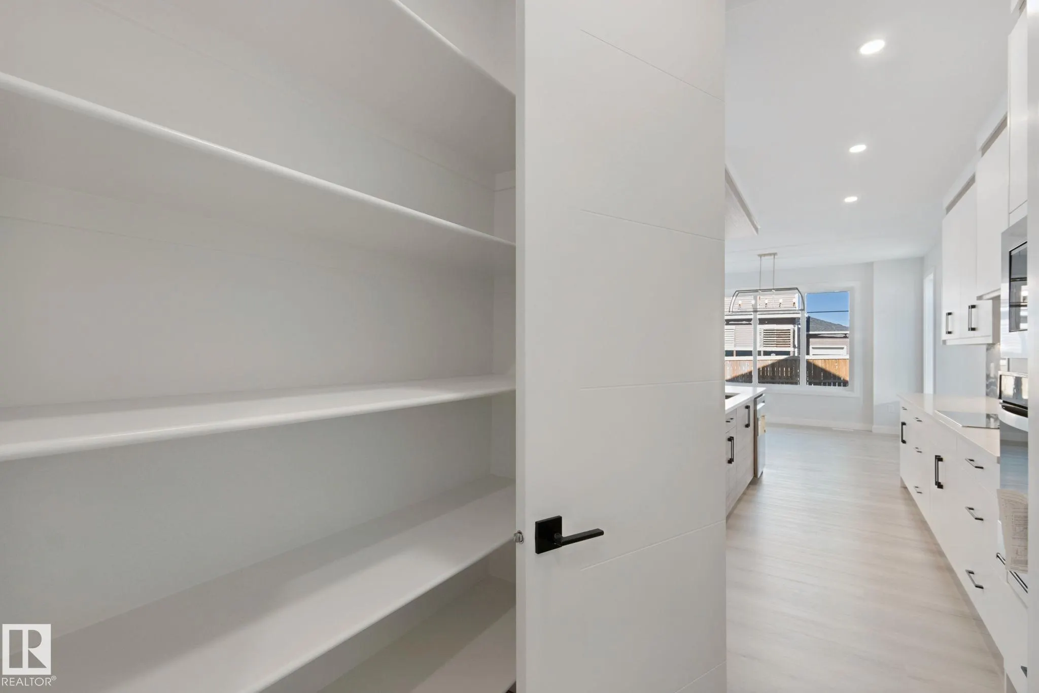 357 MEADOWVIEW Drive