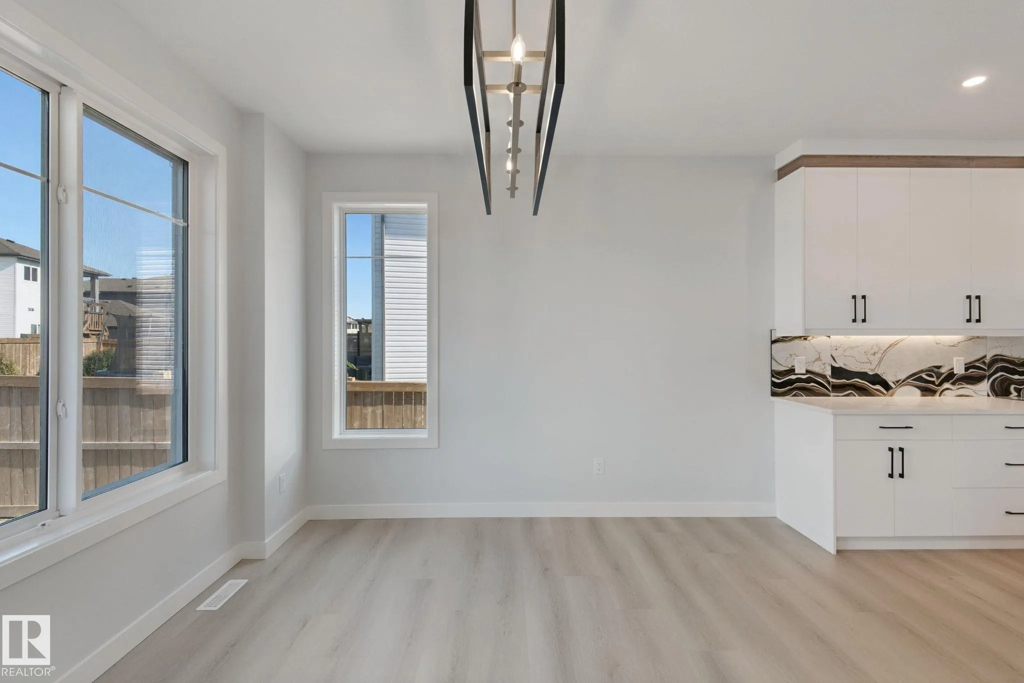 357 MEADOWVIEW Drive