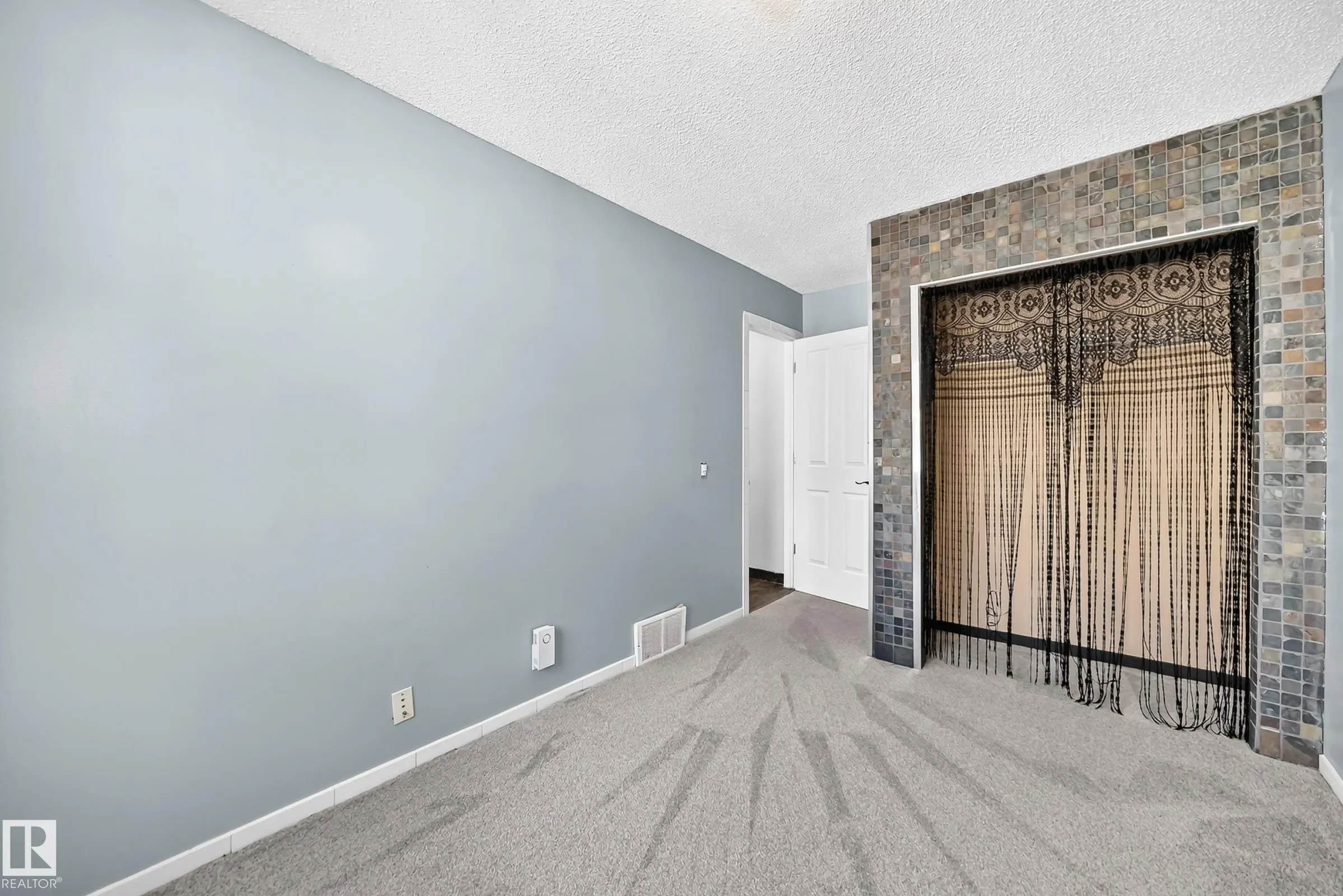5604 199 Street