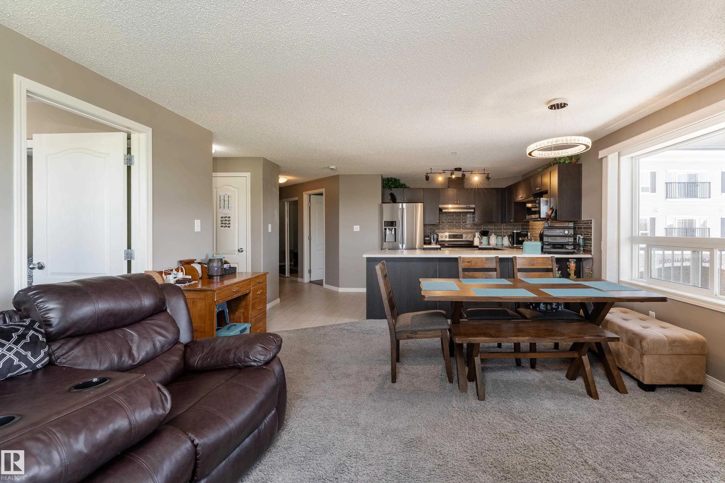 1520 HAMMOND Gate