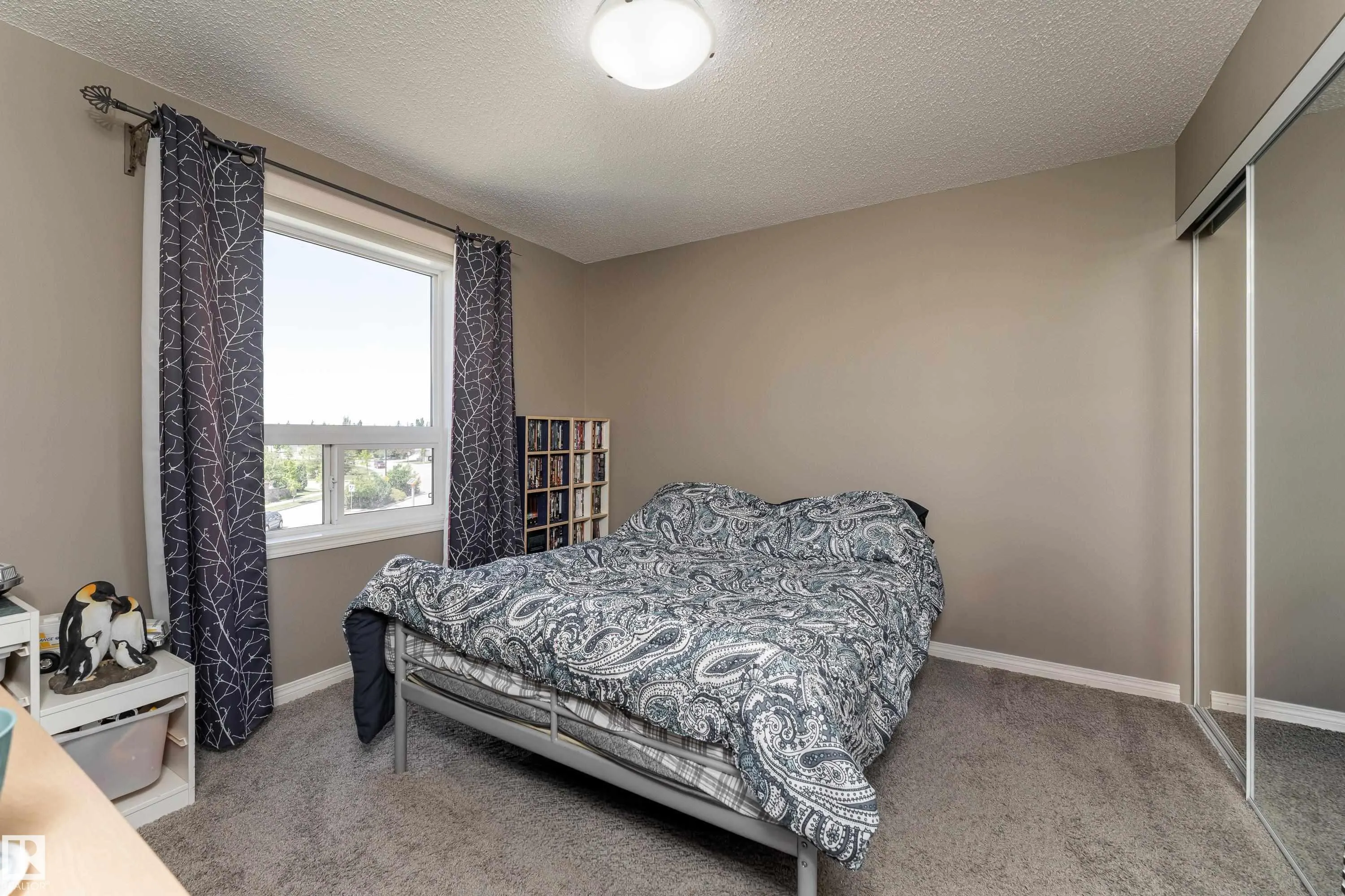 1520 HAMMOND Gate