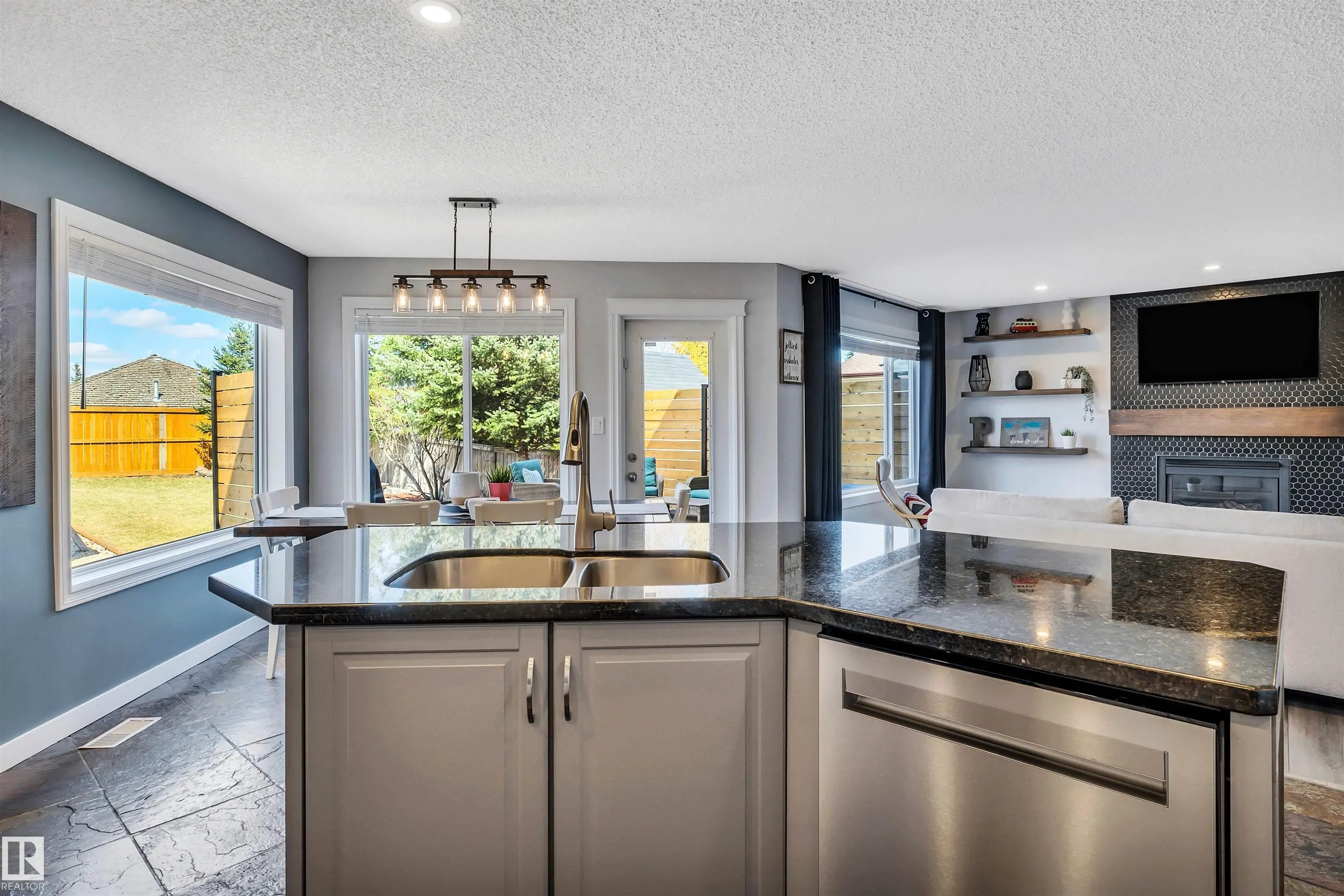 96 Bonin Crescent