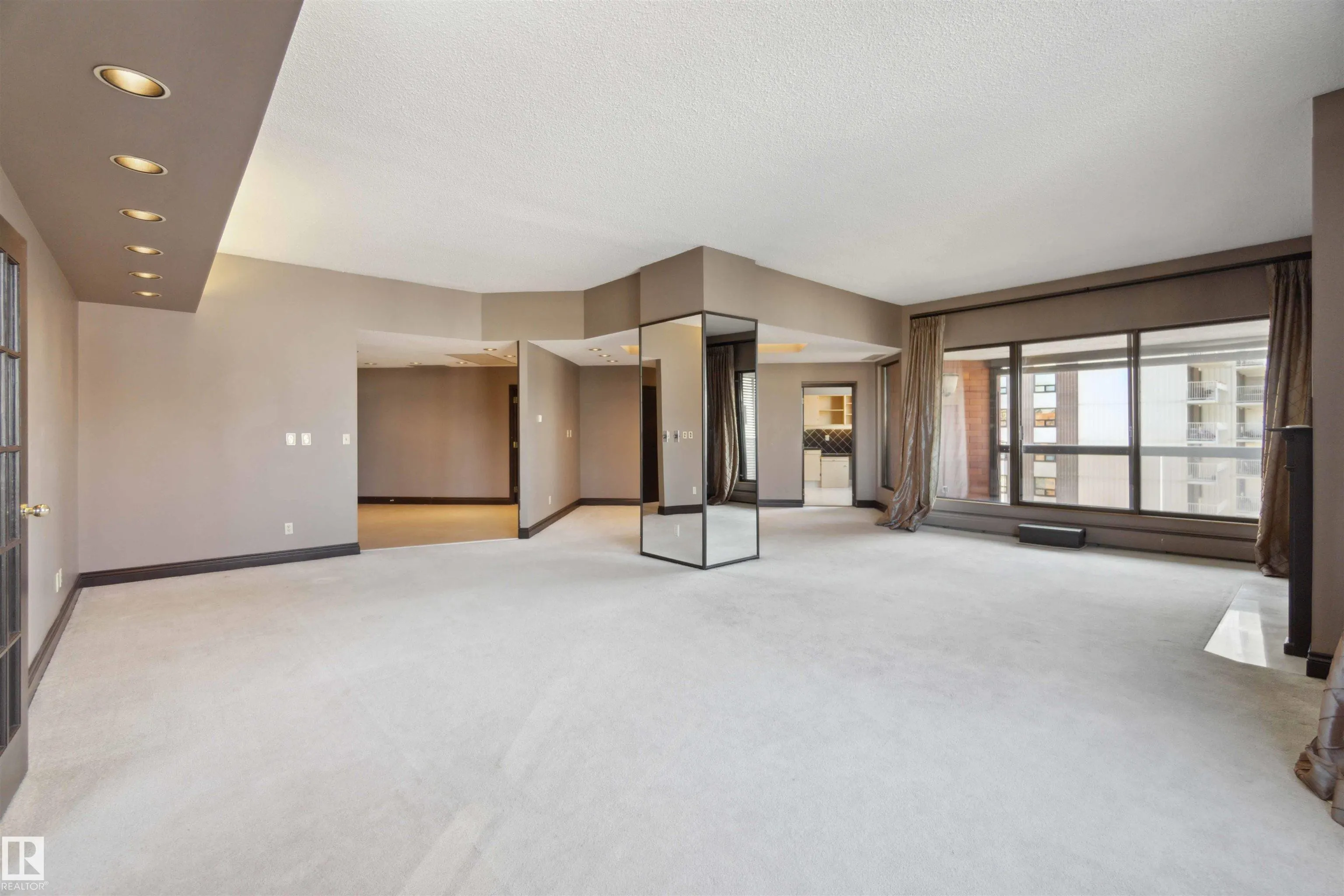 10050 118 Street