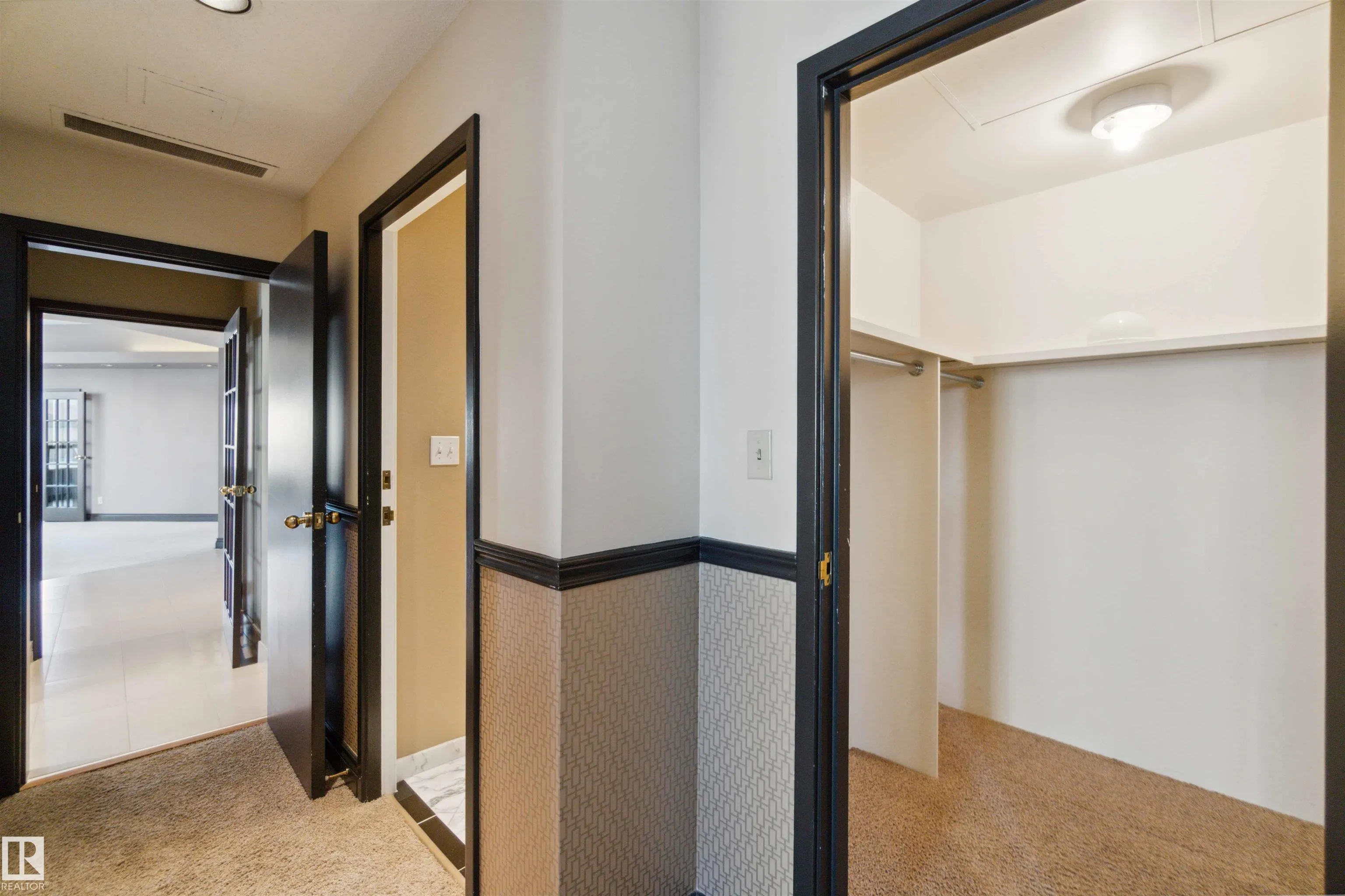 10050 118 Street