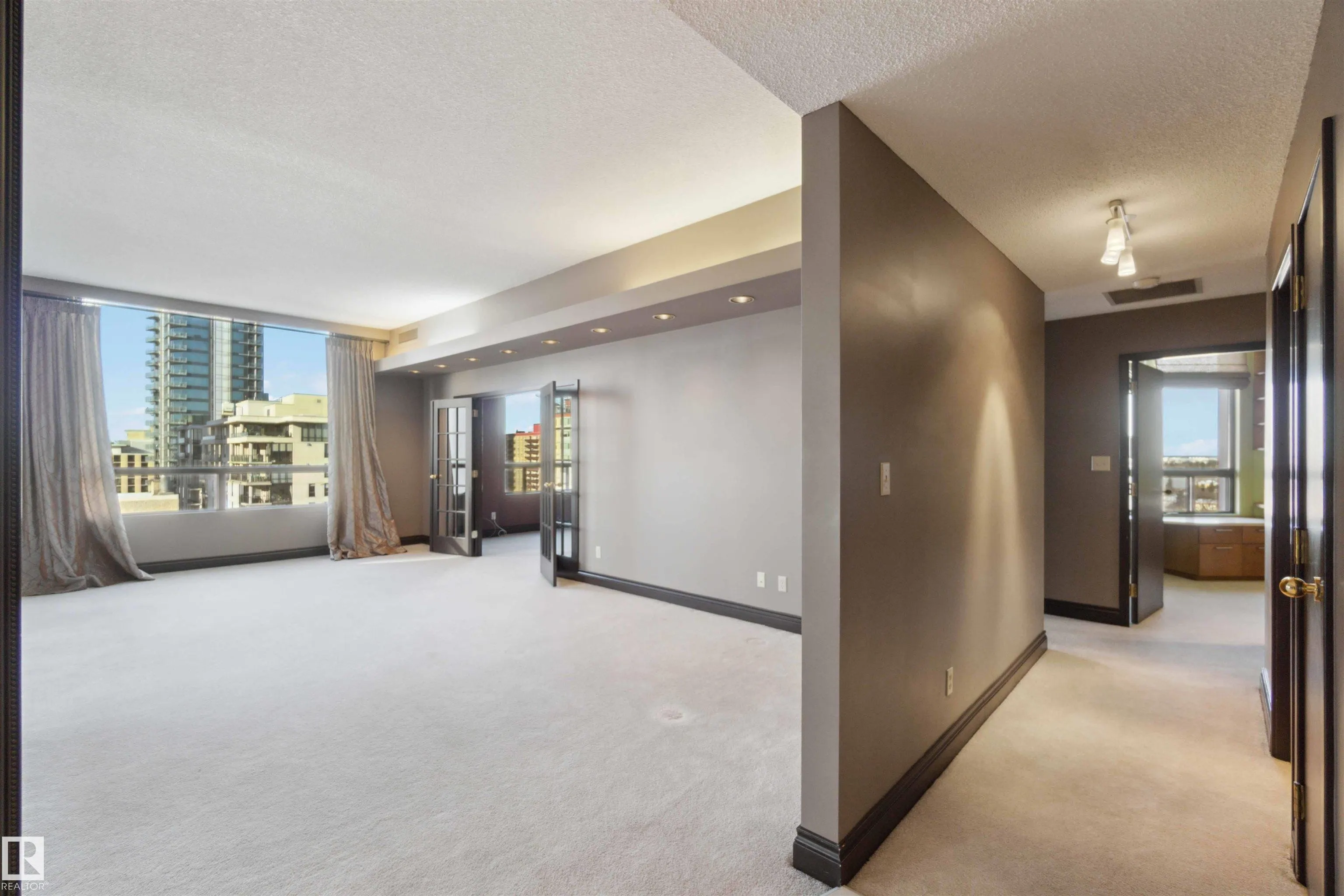 10050 118 Street