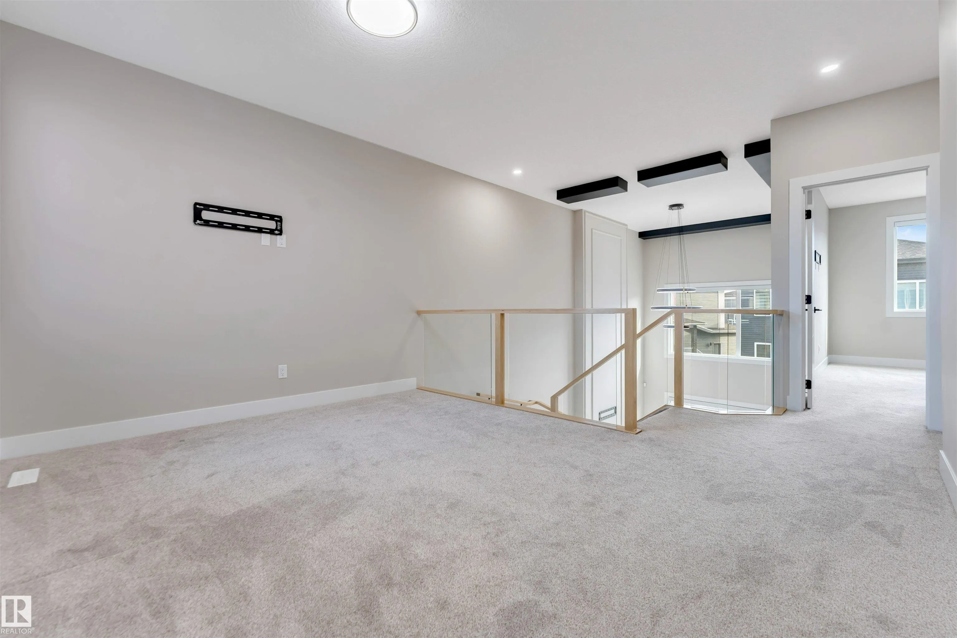 1805 60 Avenue