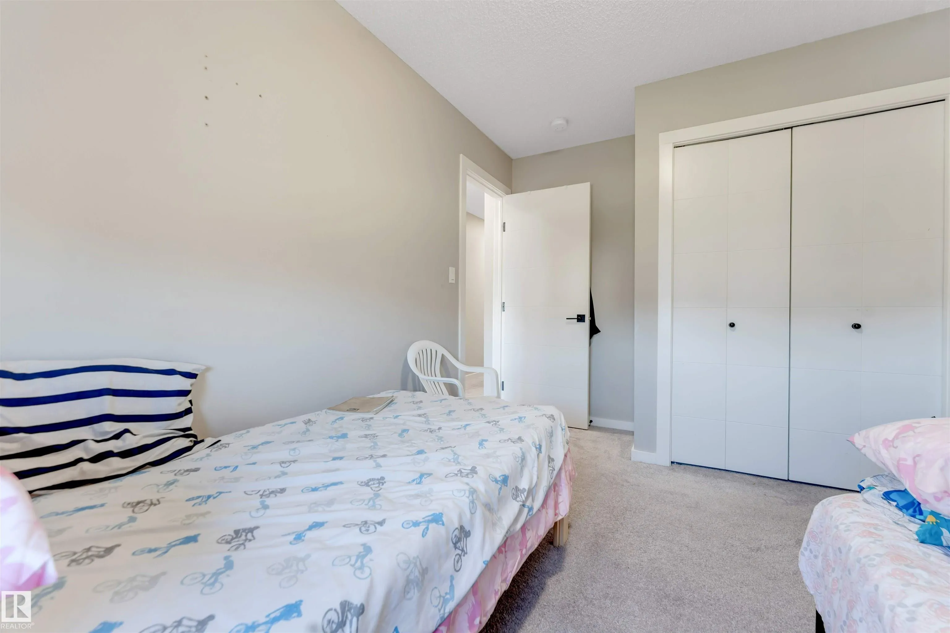266 CHARLESWORTH Drive