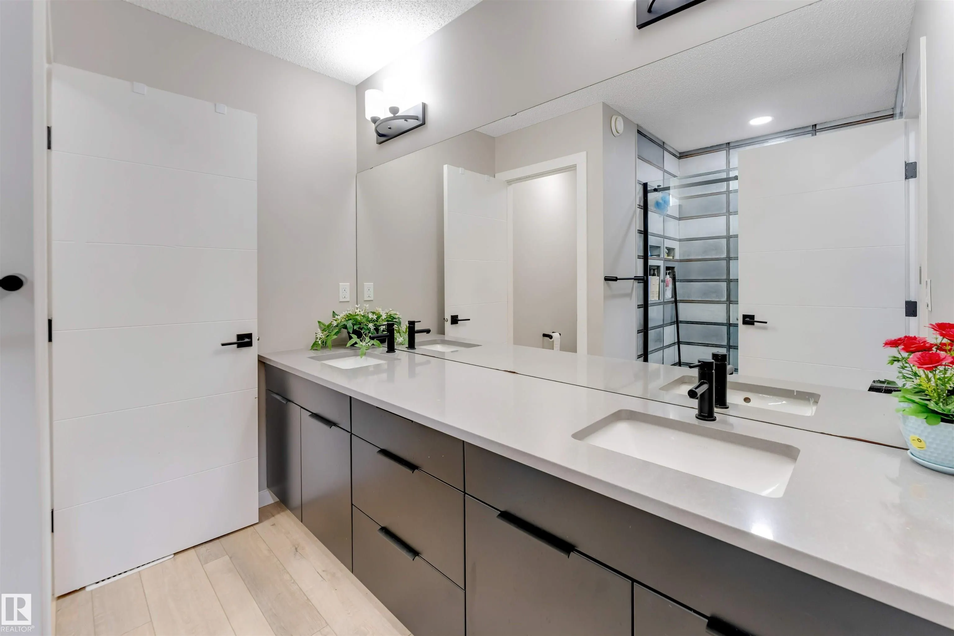 266 CHARLESWORTH Drive