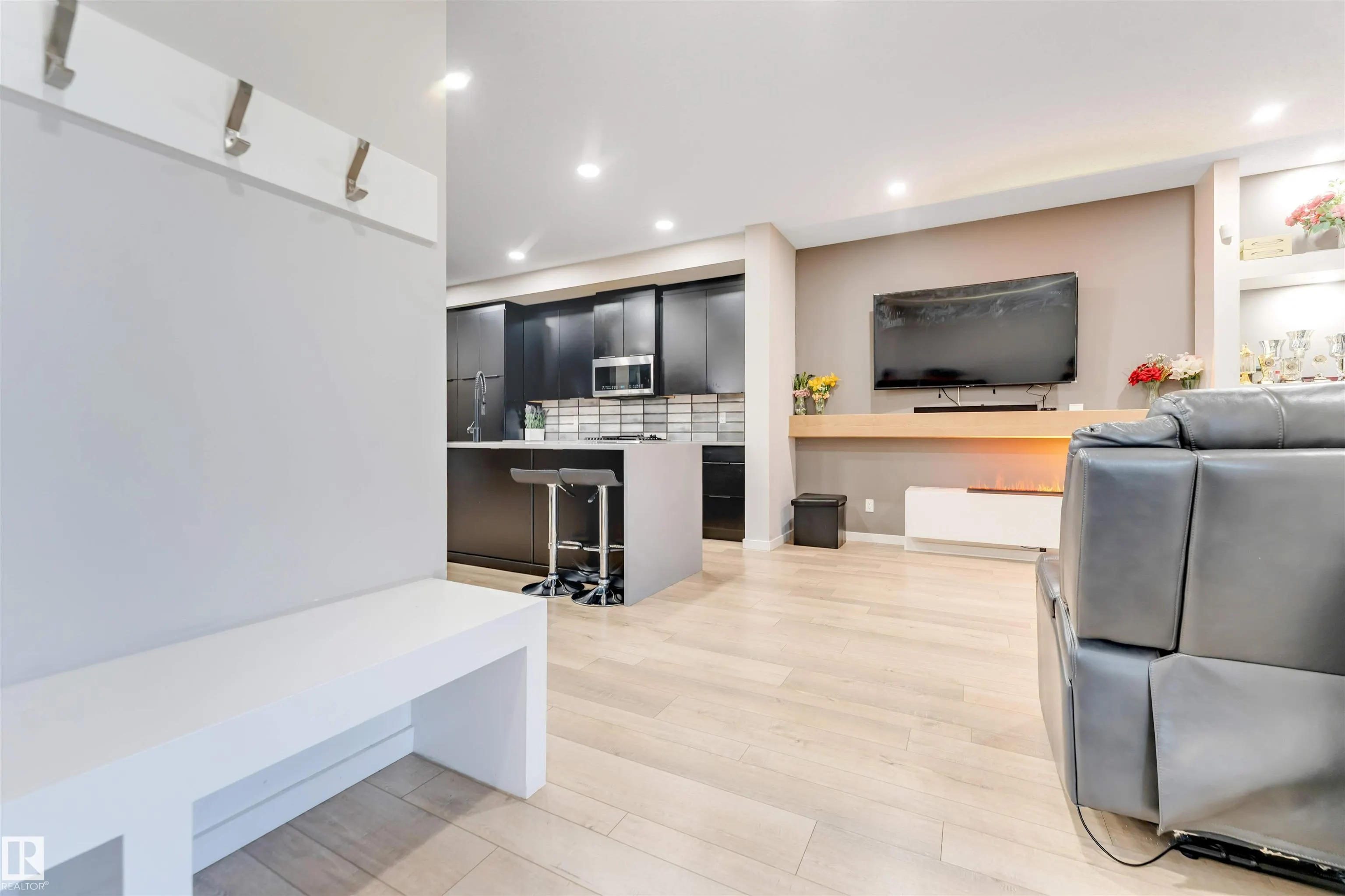 266 CHARLESWORTH Drive