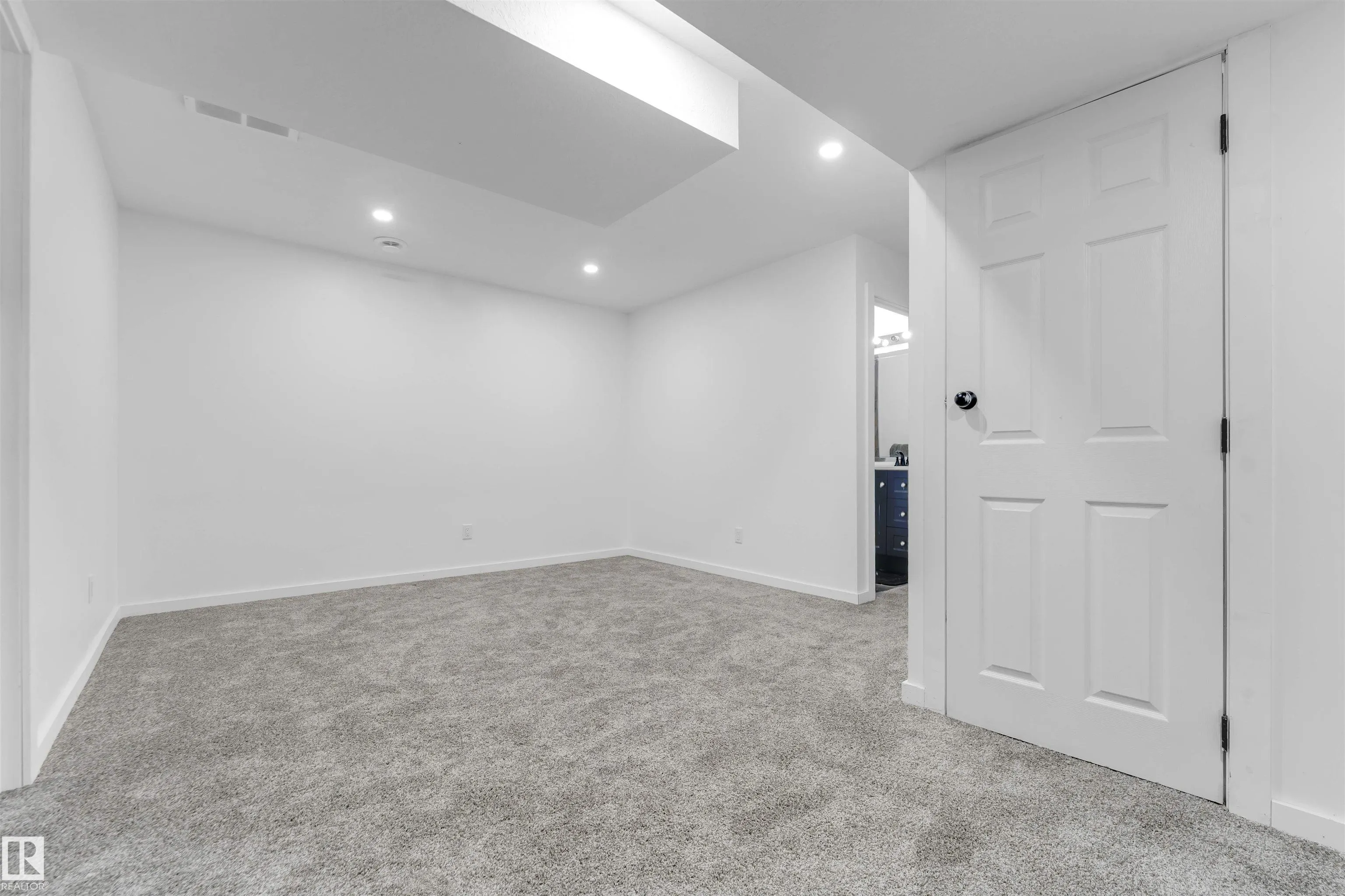 266 CHARLESWORTH Drive