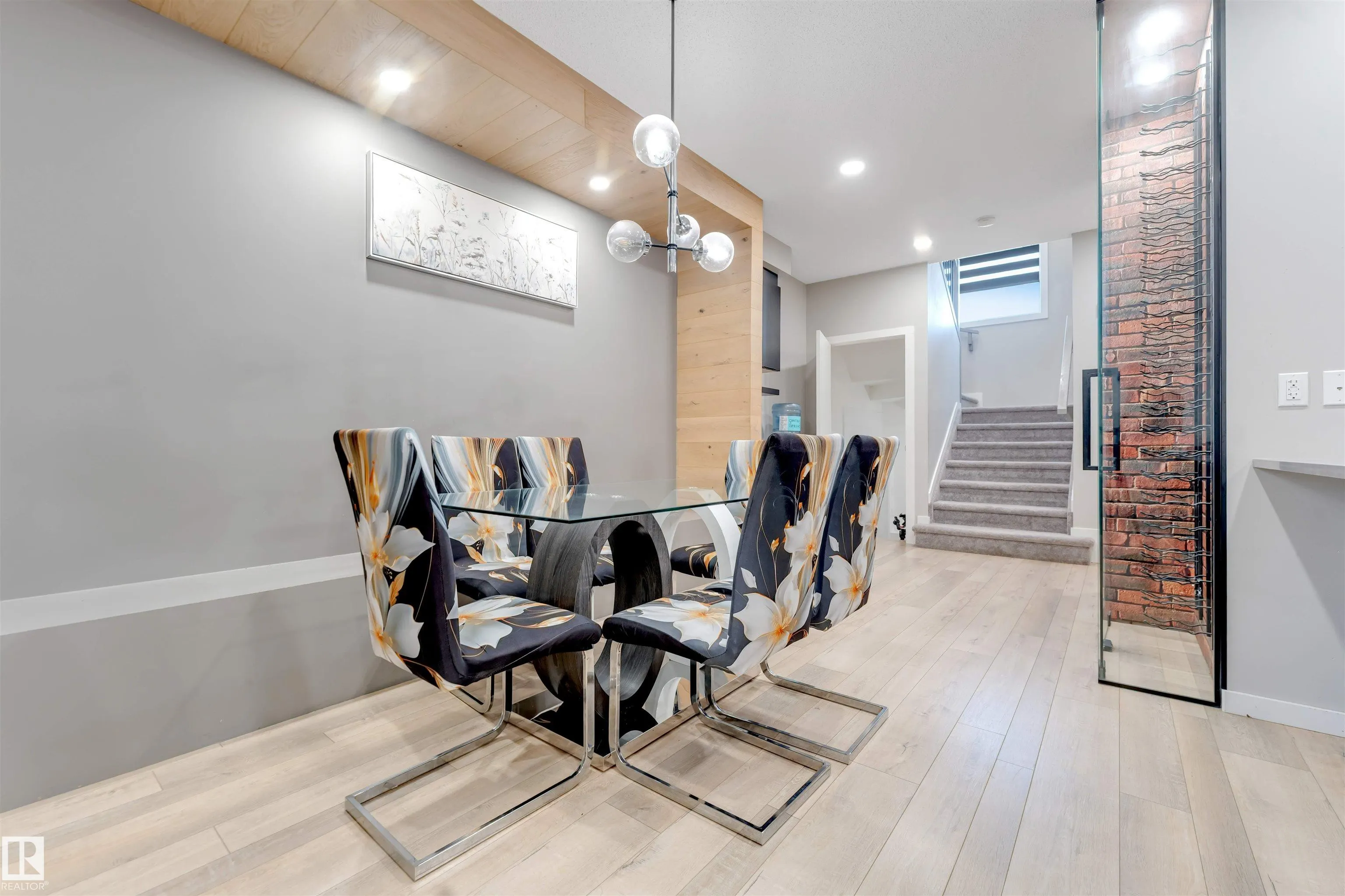 266 CHARLESWORTH Drive