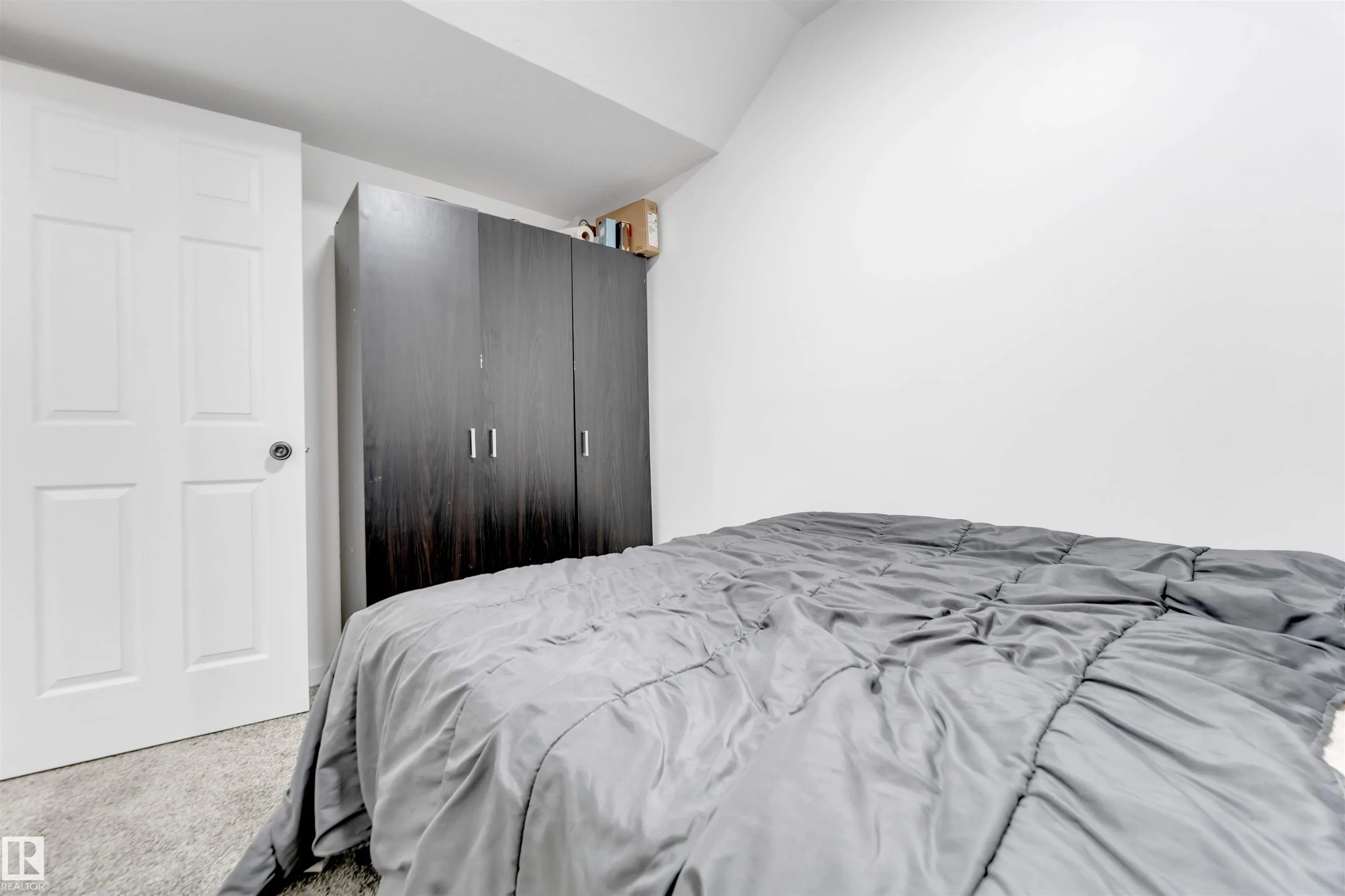 266 CHARLESWORTH Drive