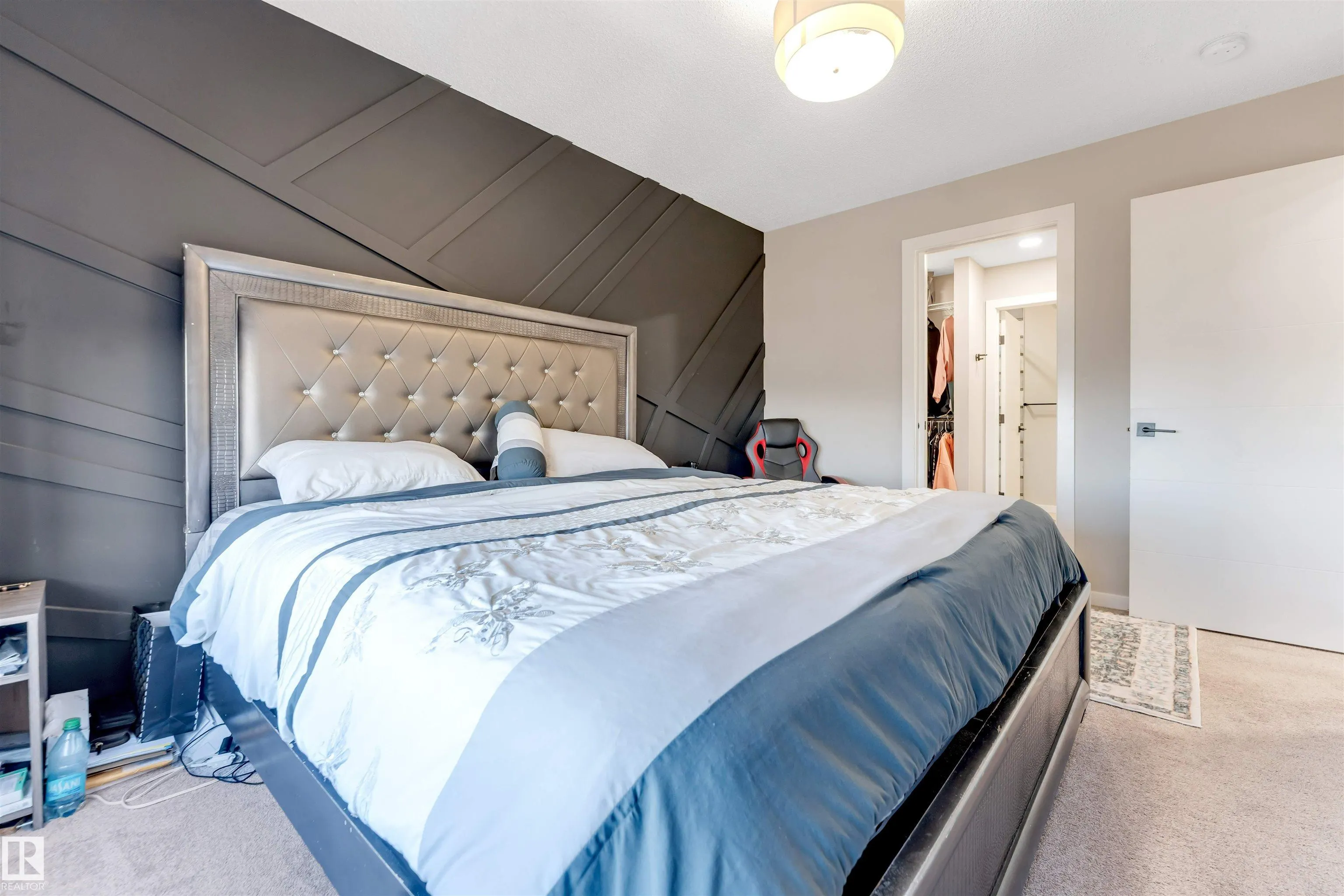 266 CHARLESWORTH Drive