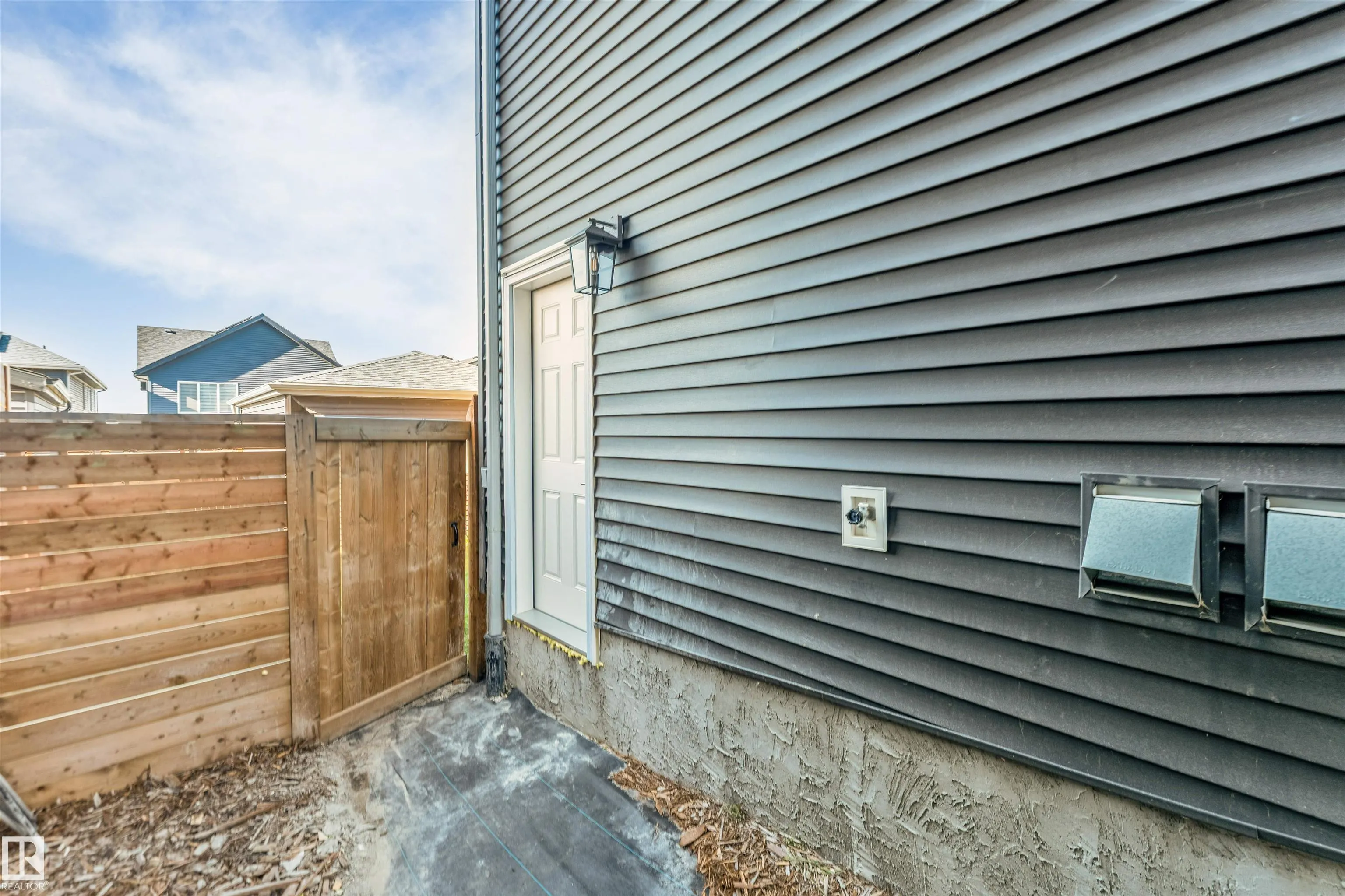 266 CHARLESWORTH Drive