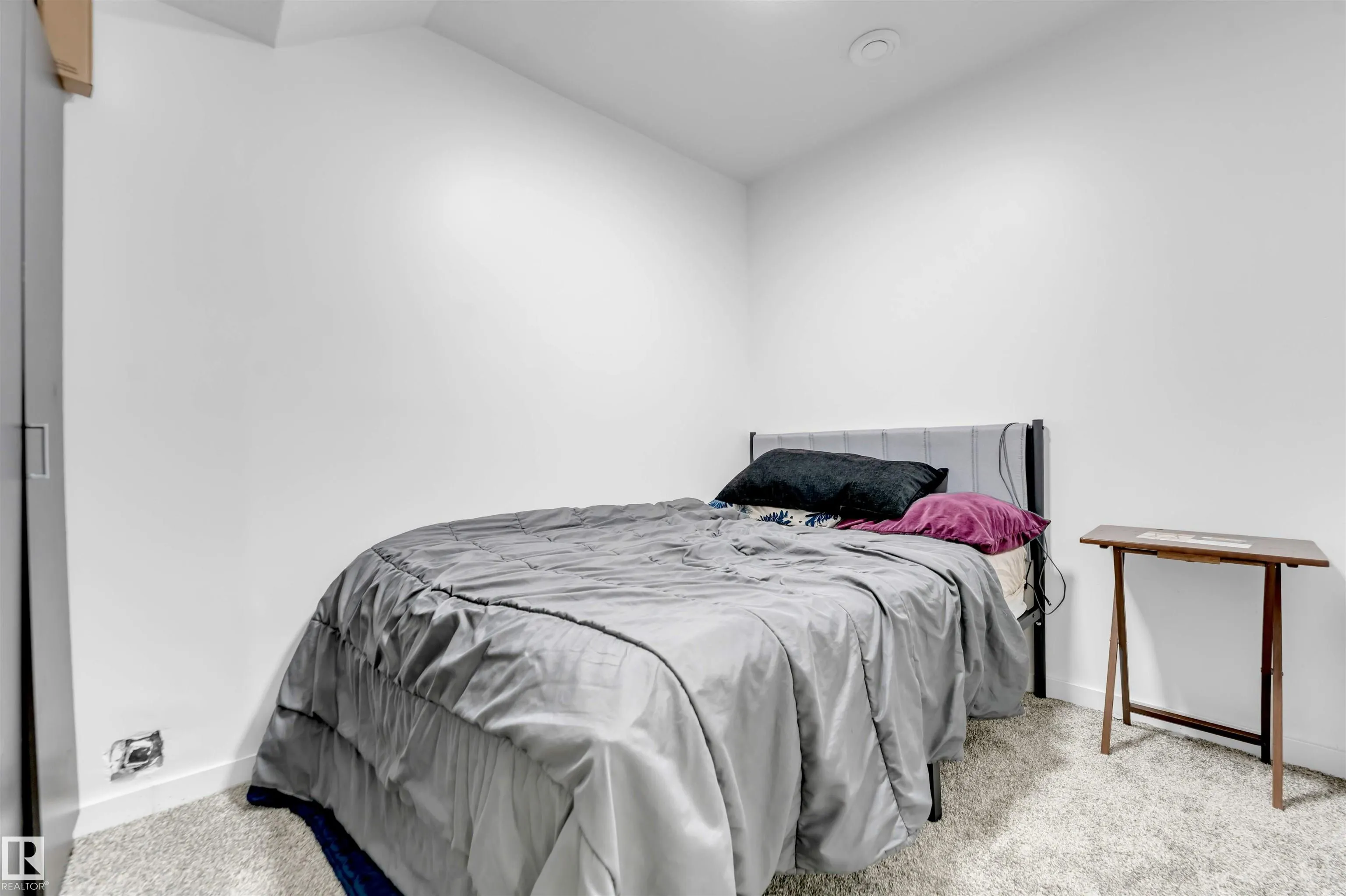 266 CHARLESWORTH Drive