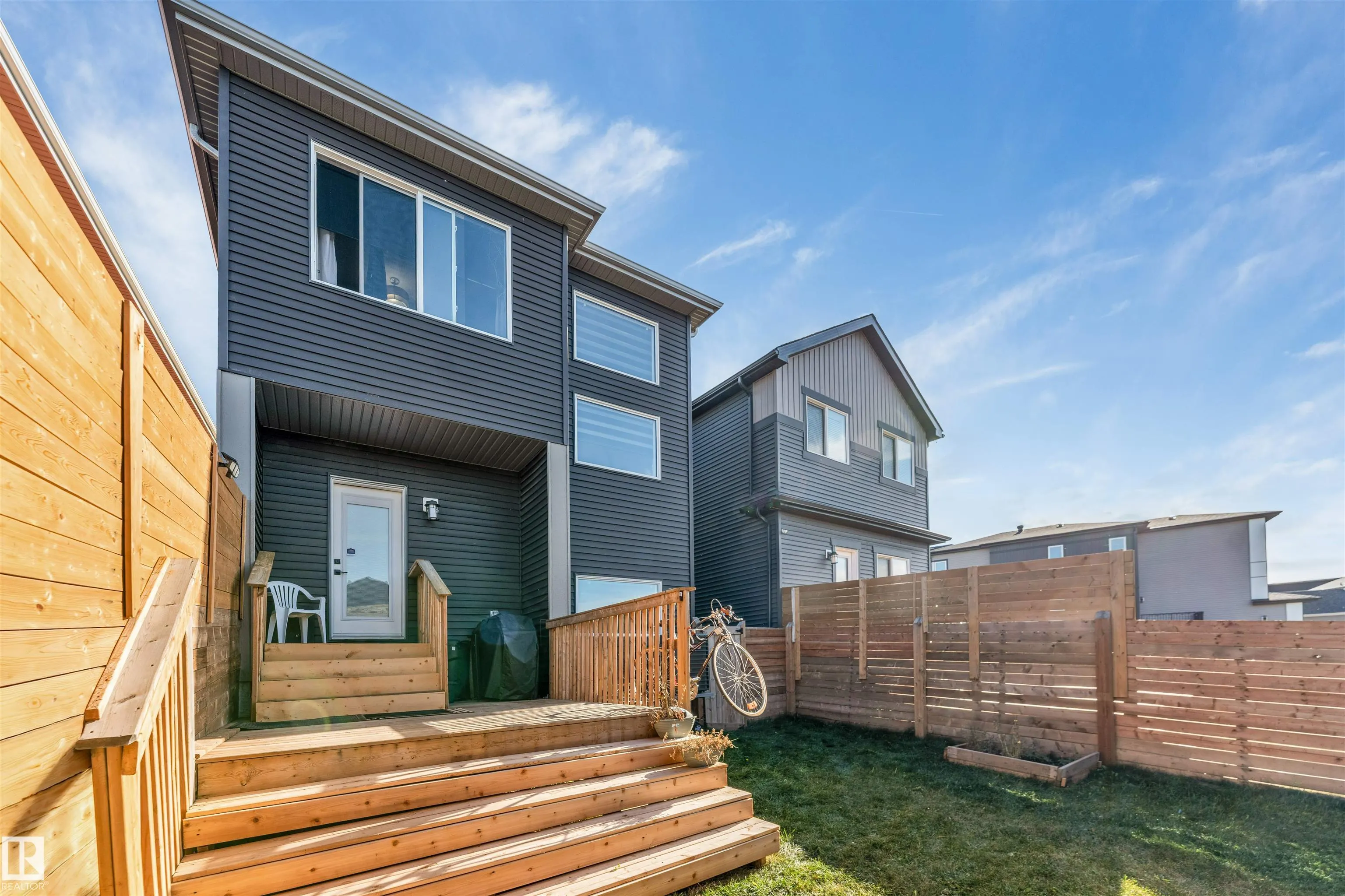 266 CHARLESWORTH Drive
