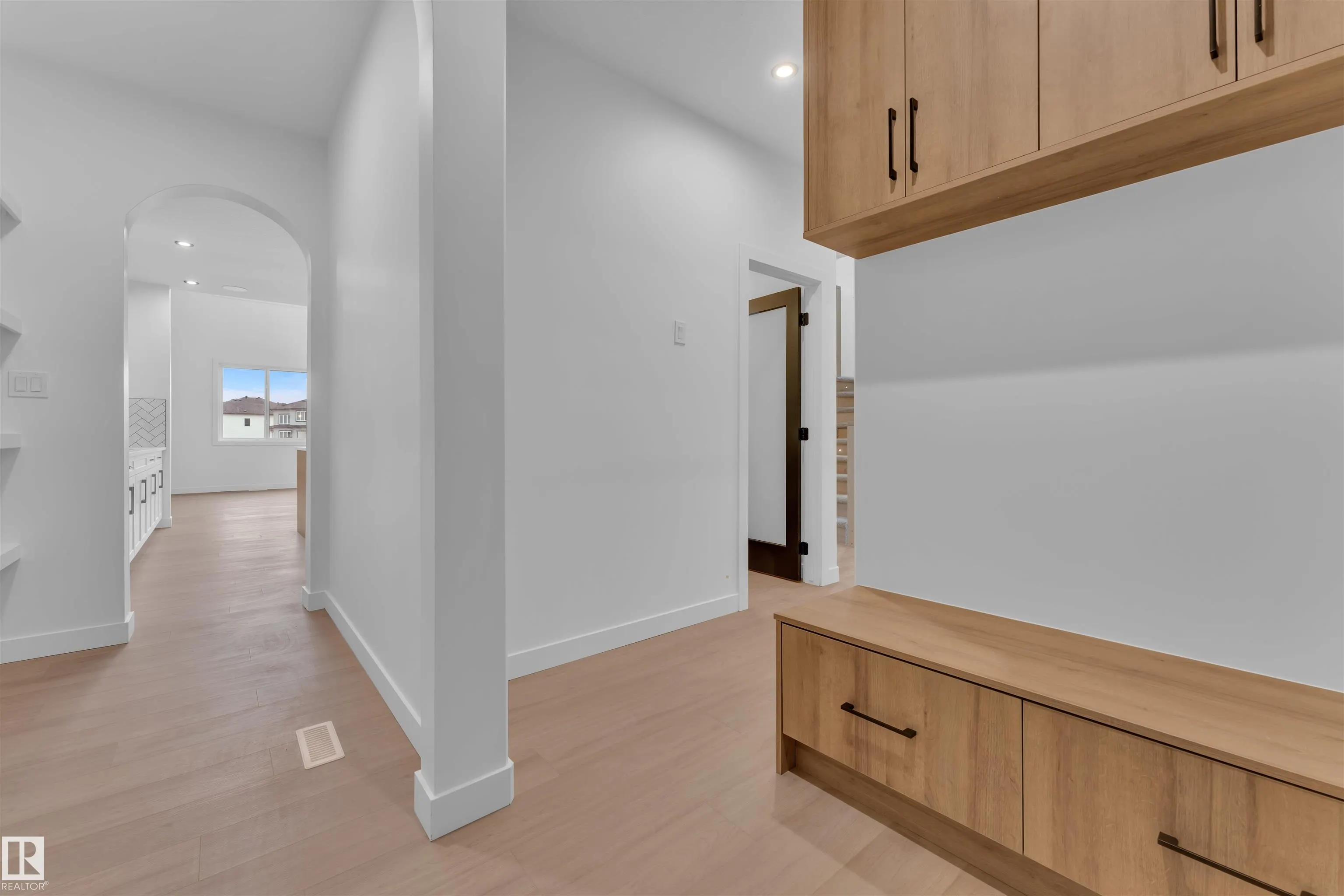 21 AXELWOOD Crescent
