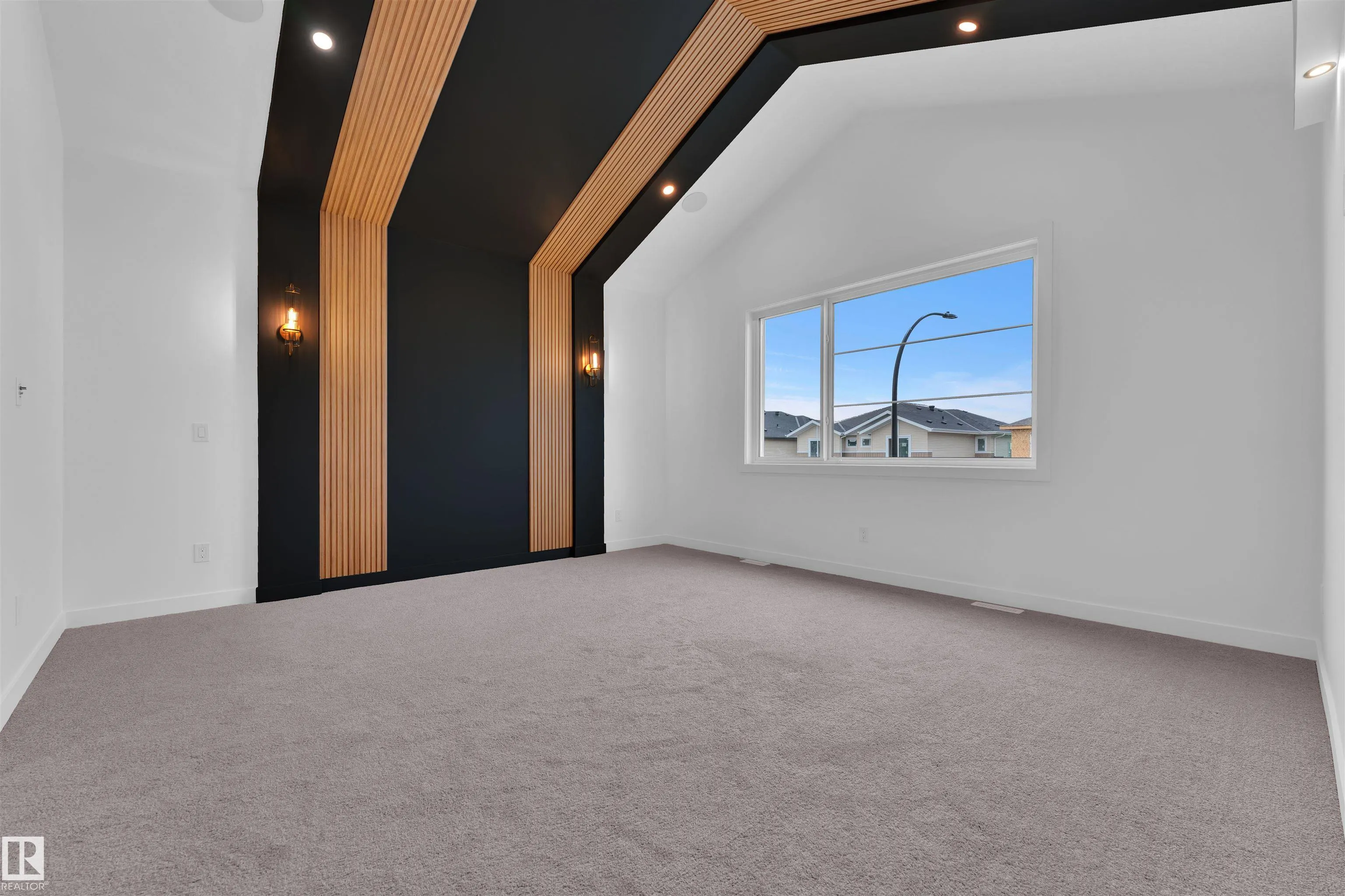 21 AXELWOOD Crescent