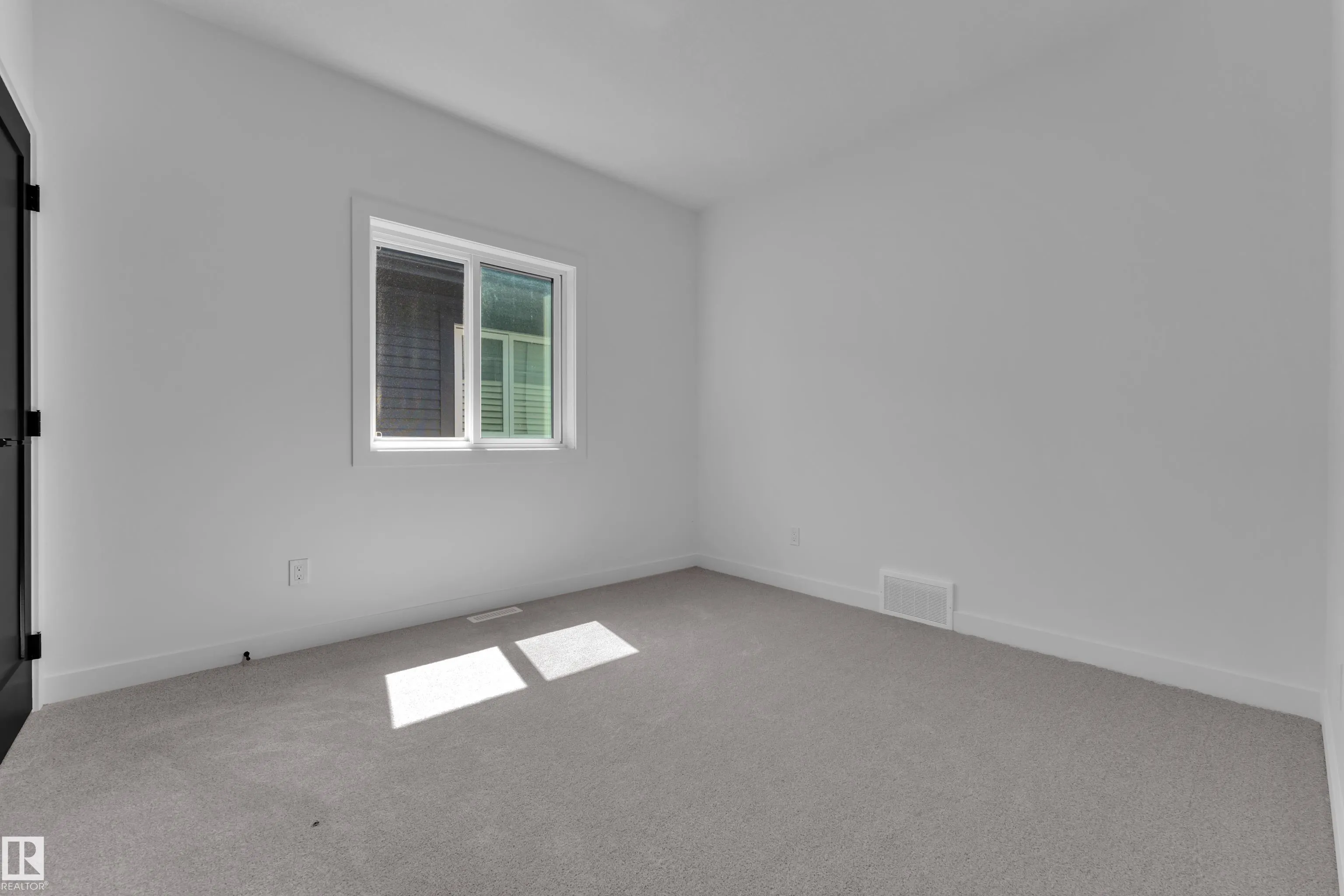 8 ELDRIDGE Point(e)