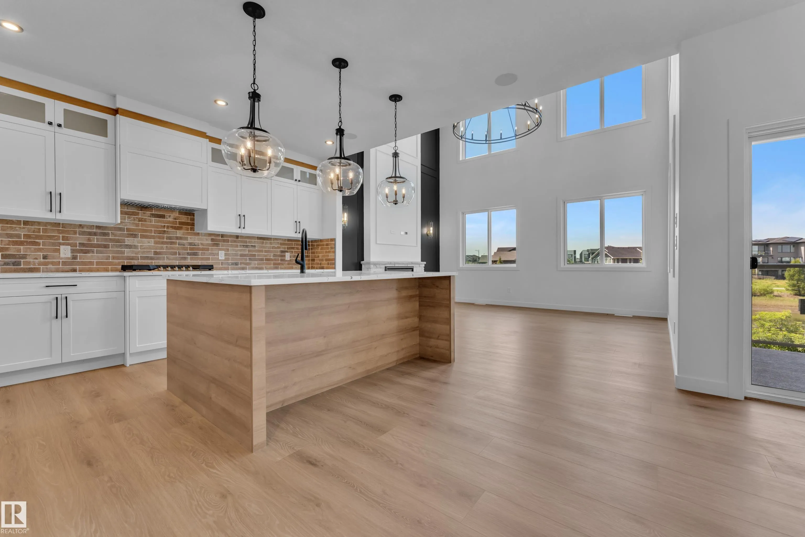 8 ELDRIDGE Point(e)