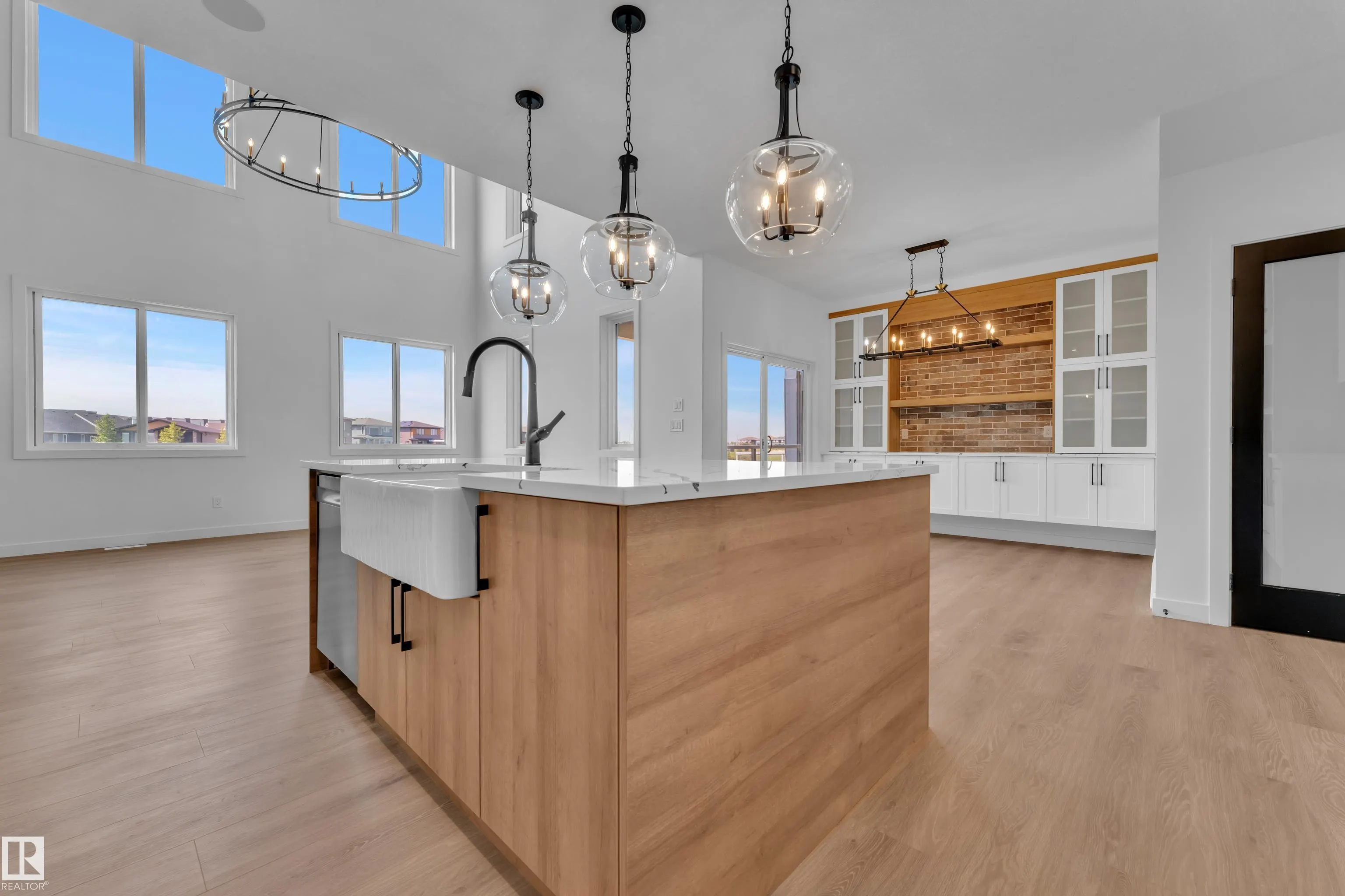 8 ELDRIDGE Point(e)