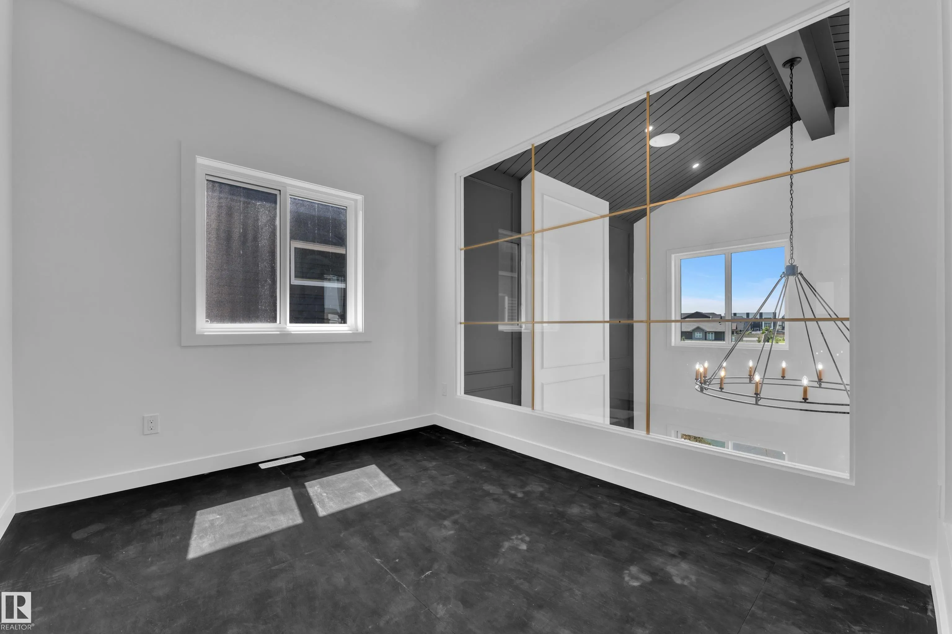 8 ELDRIDGE Point(e)