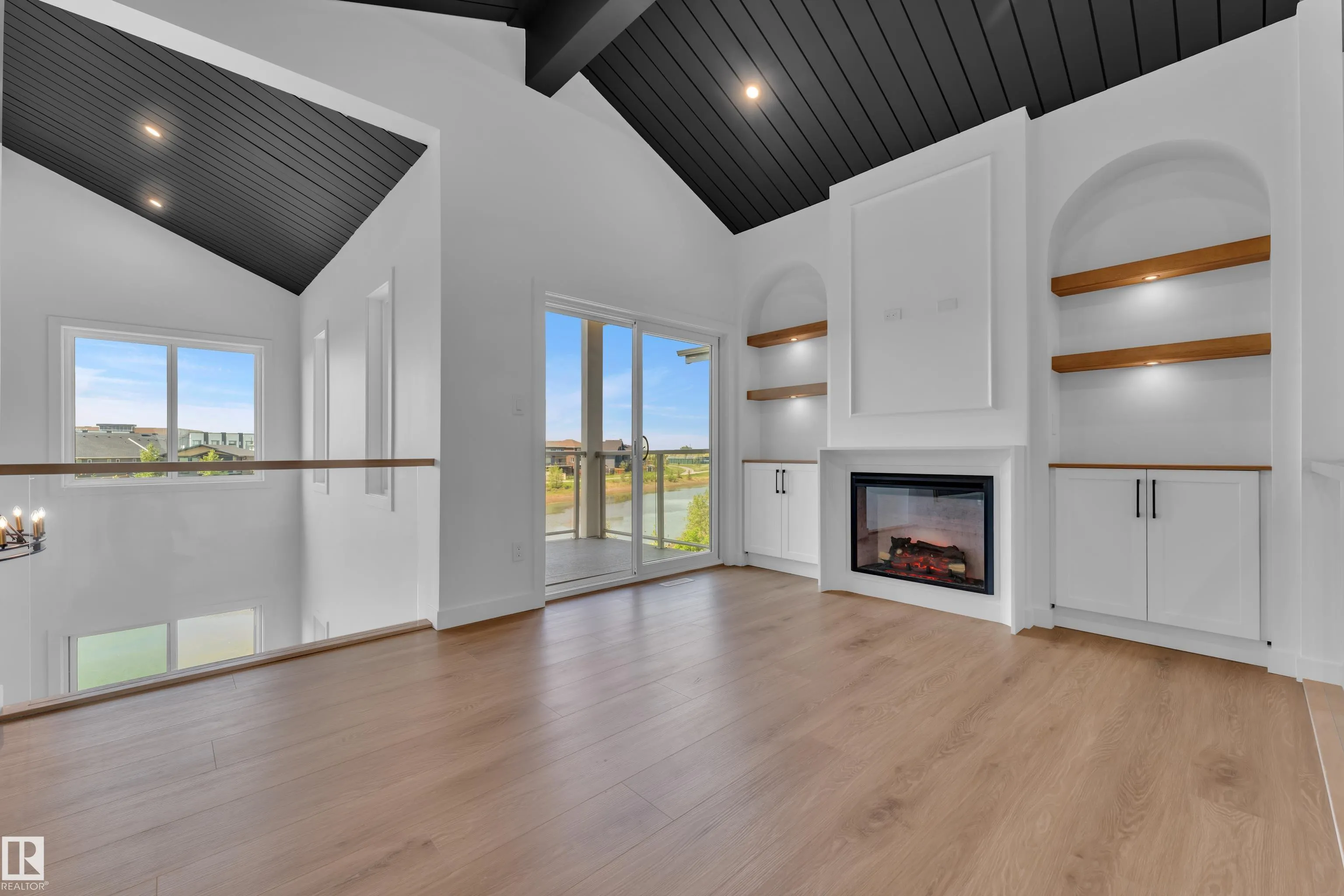 8 ELDRIDGE Point(e)