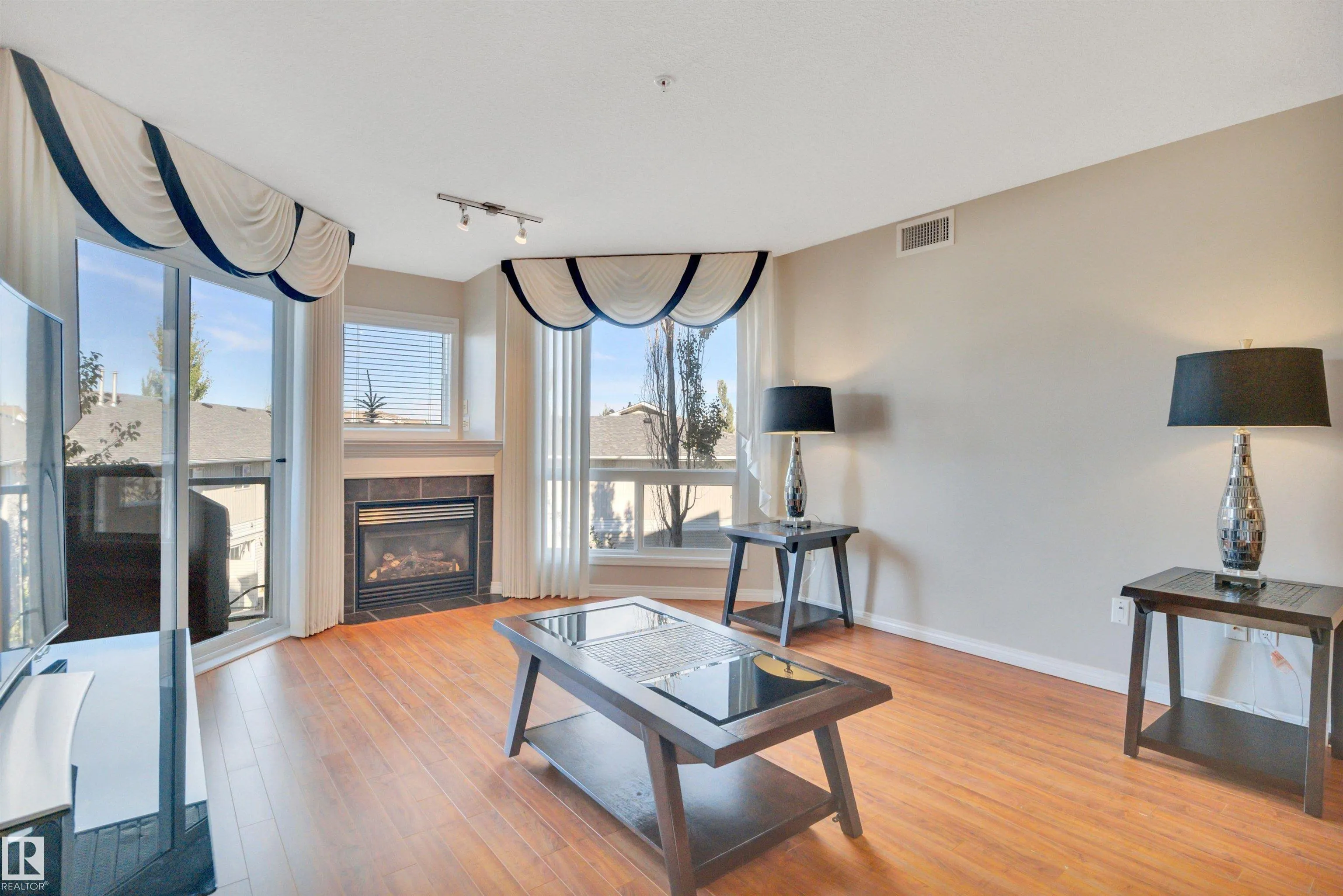 102B BRIDGEPORT Crossing