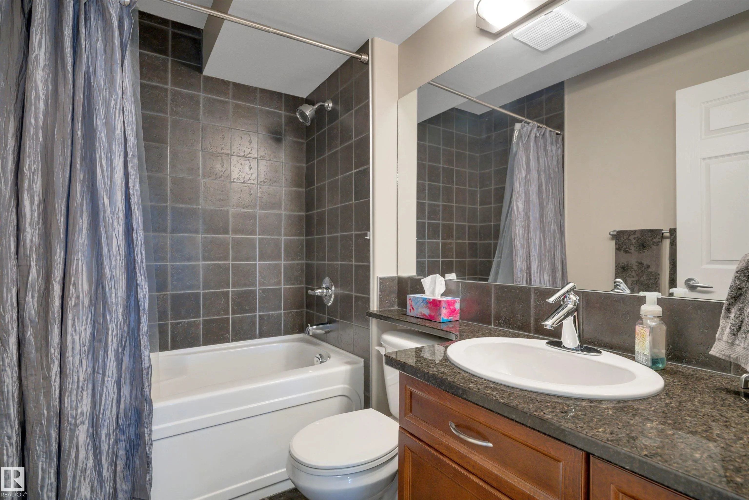 102B BRIDGEPORT Crossing