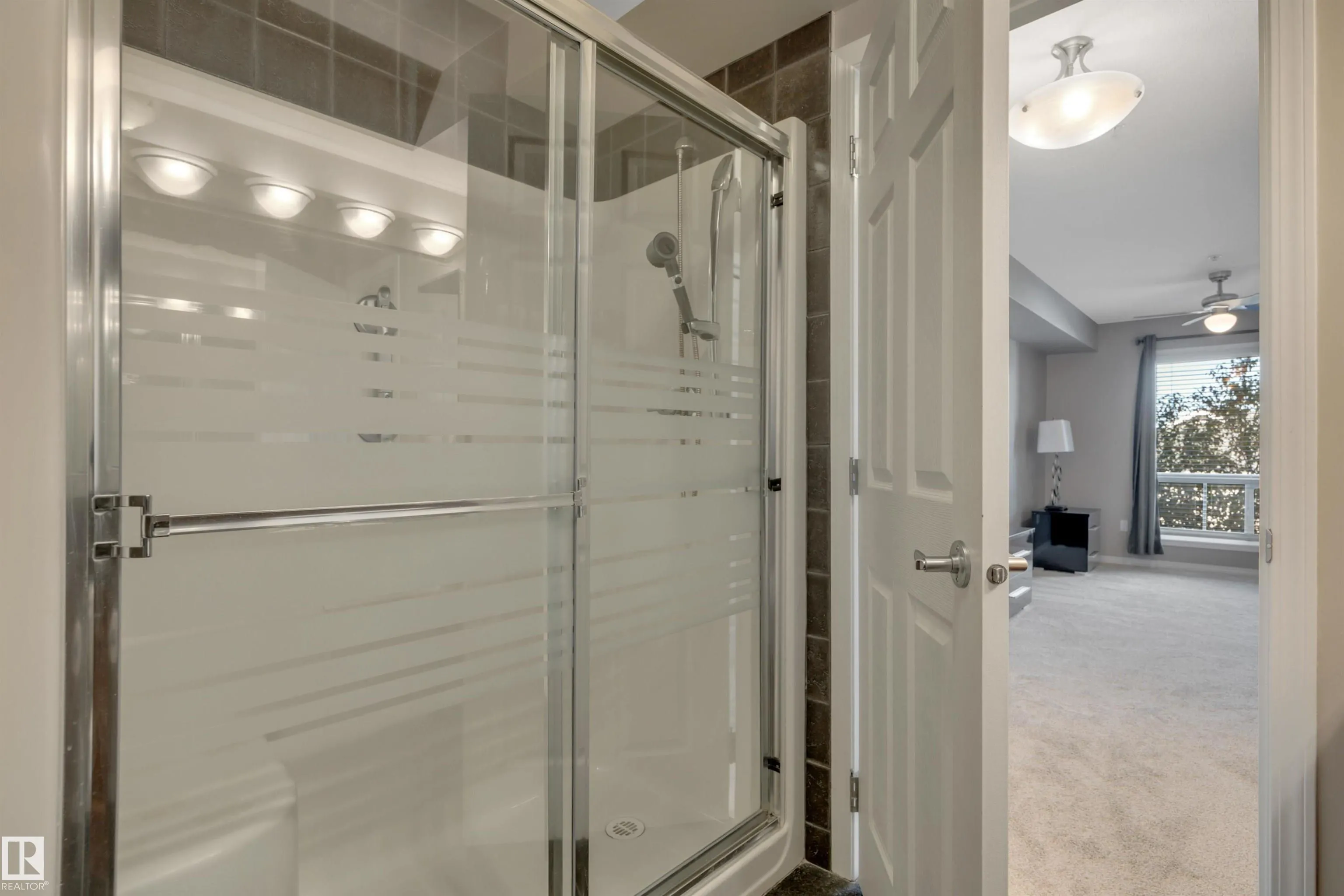 102B BRIDGEPORT Crossing