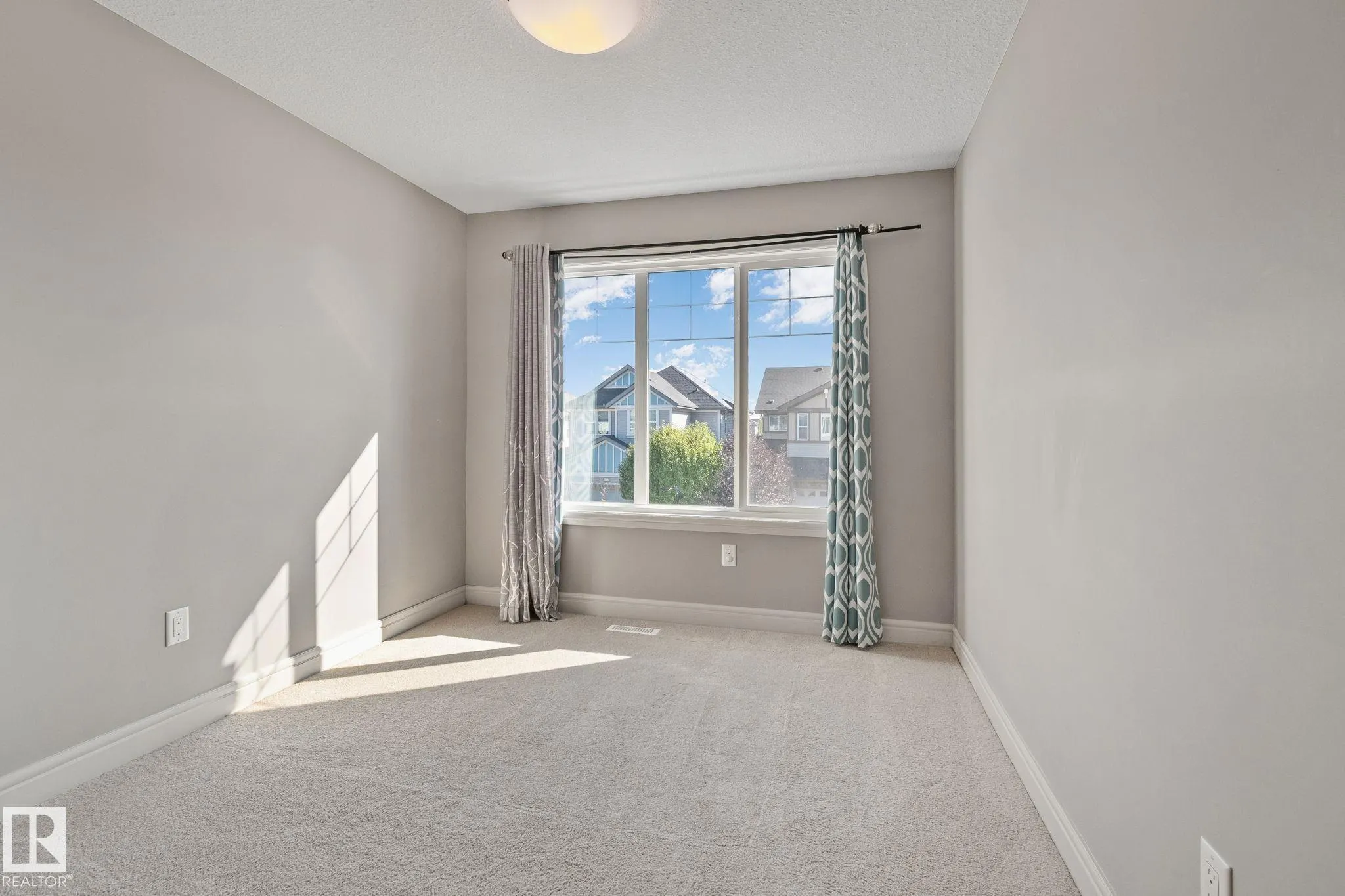 5422 ALLBRIGHT Square