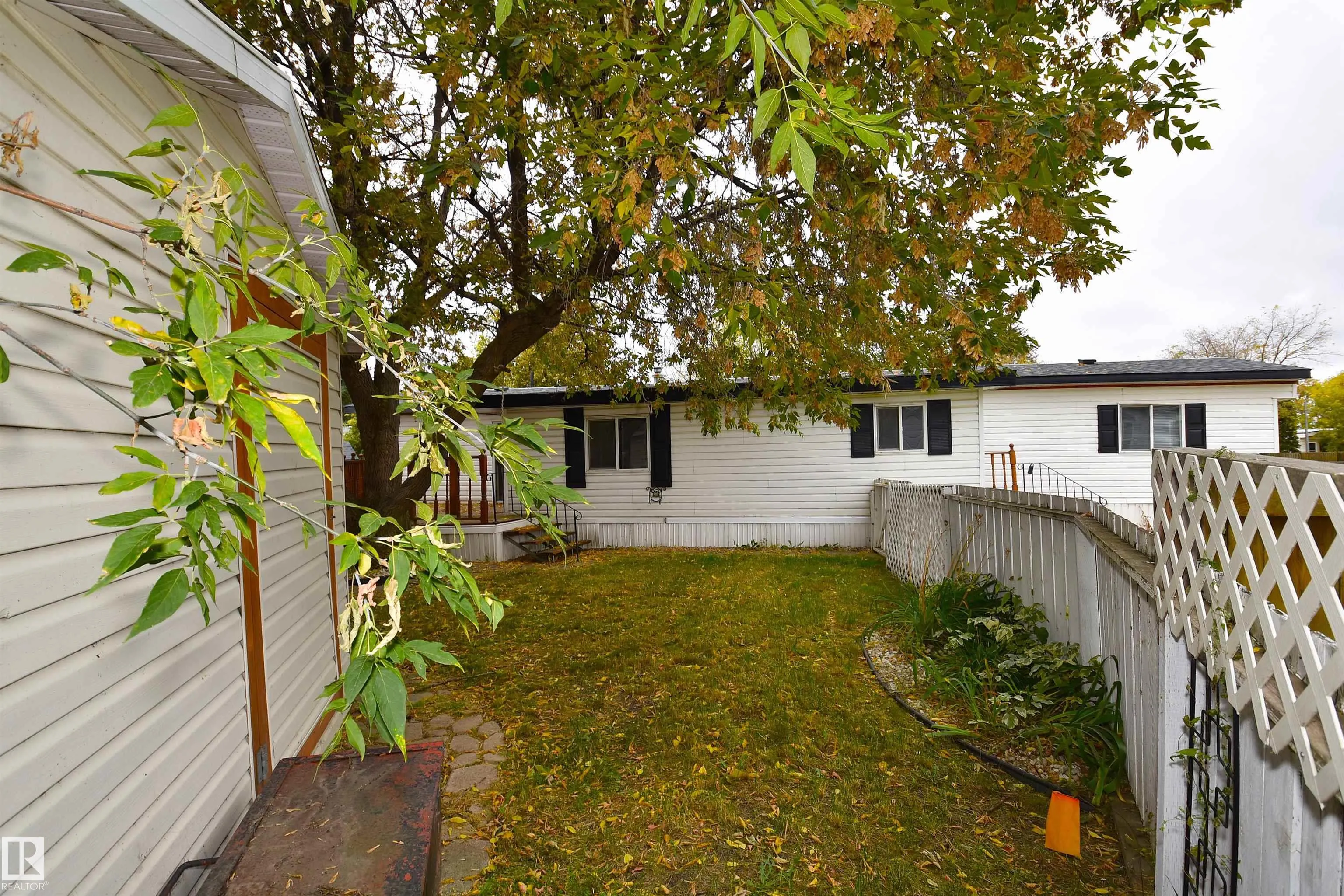 37 West View Boulevard