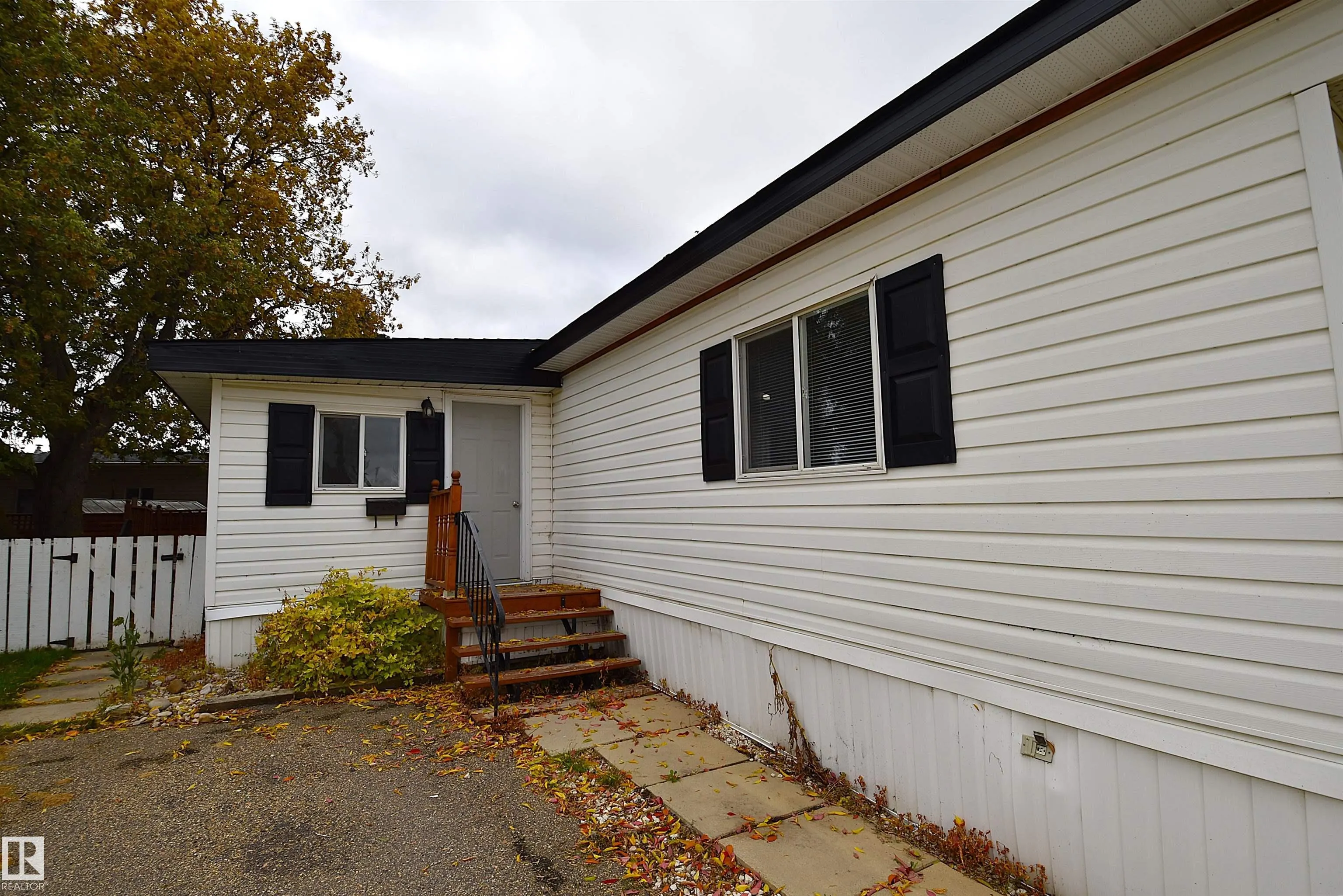 37 West View Boulevard