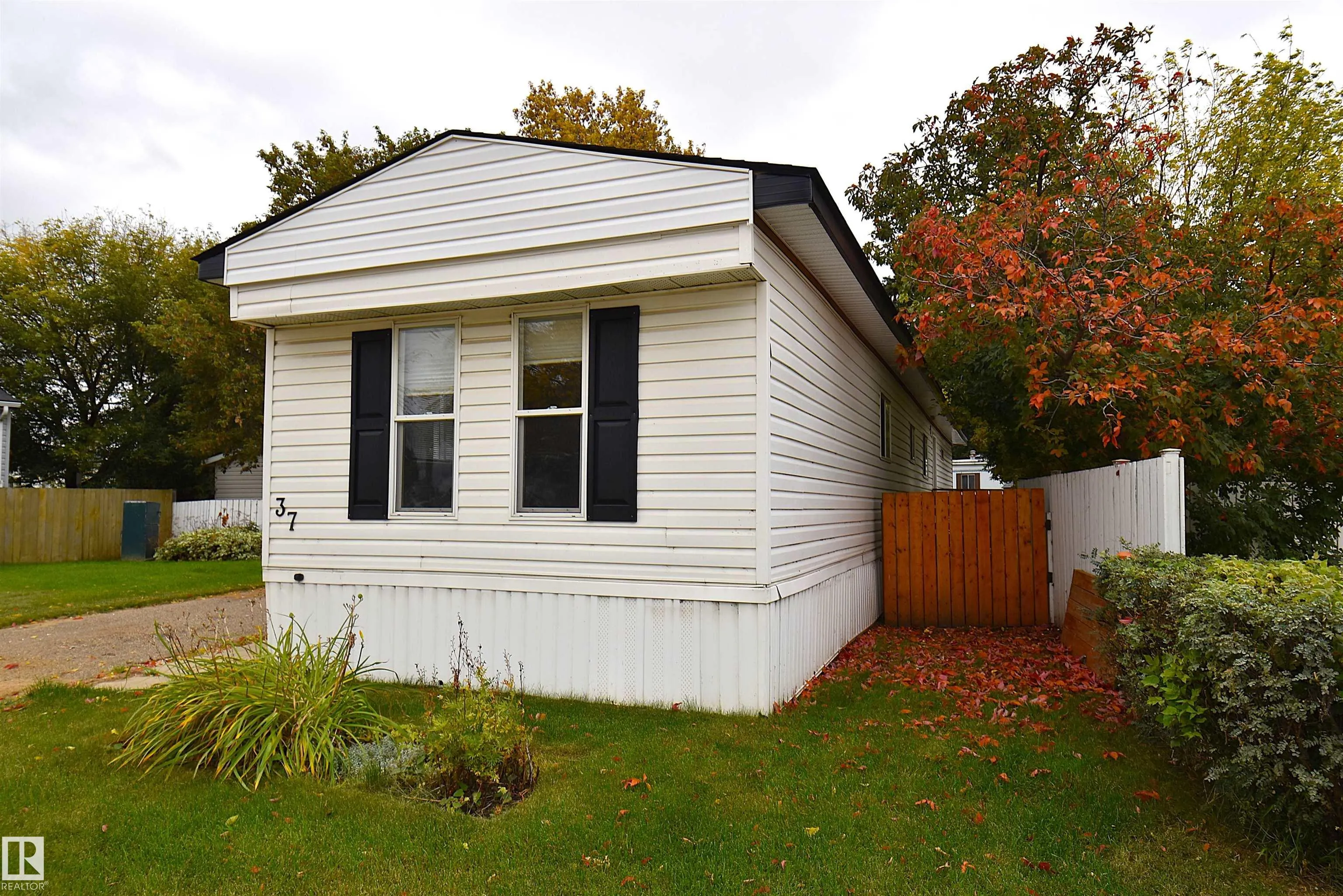 37 West View Boulevard