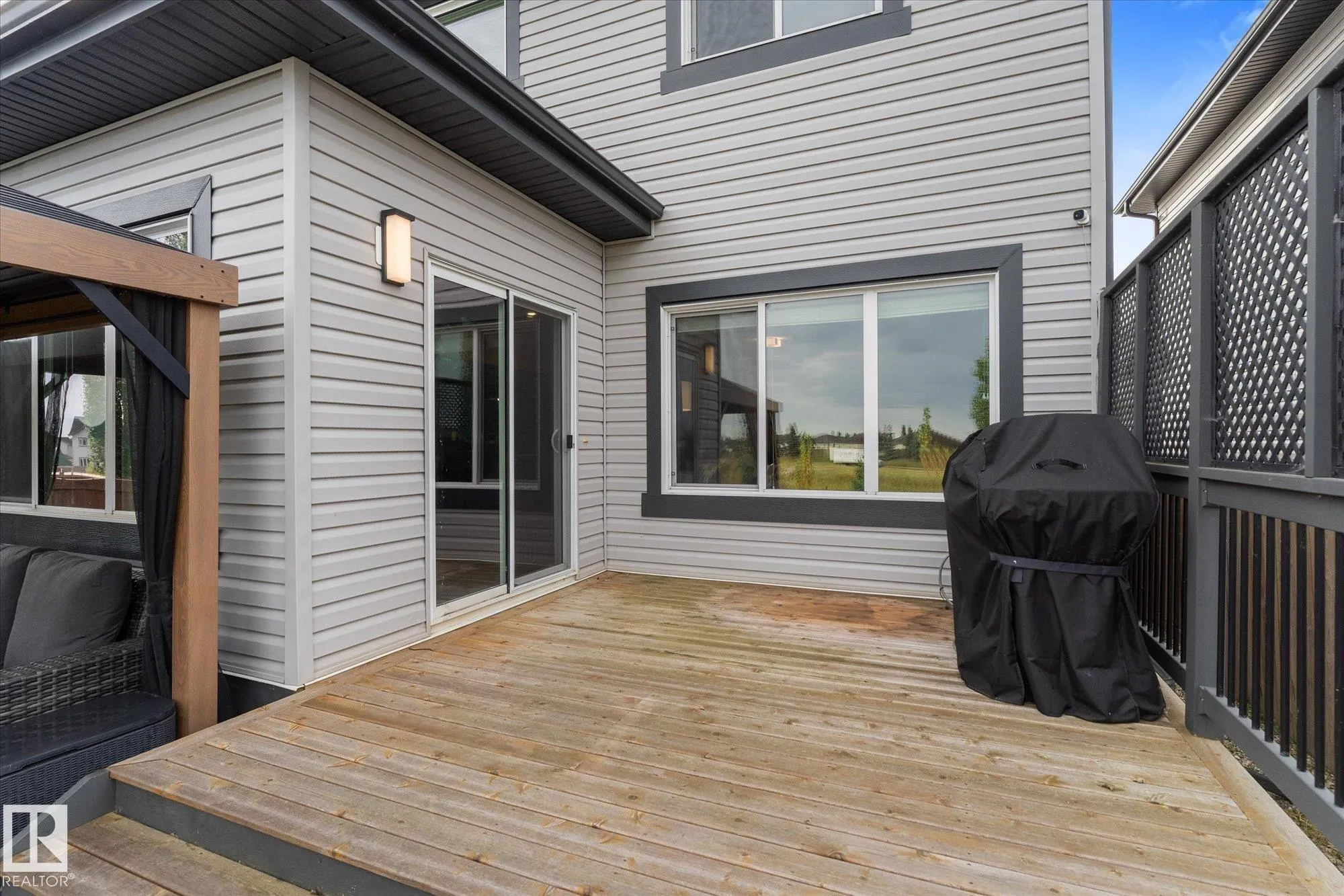 88 SPRUCE RIDGE Drive